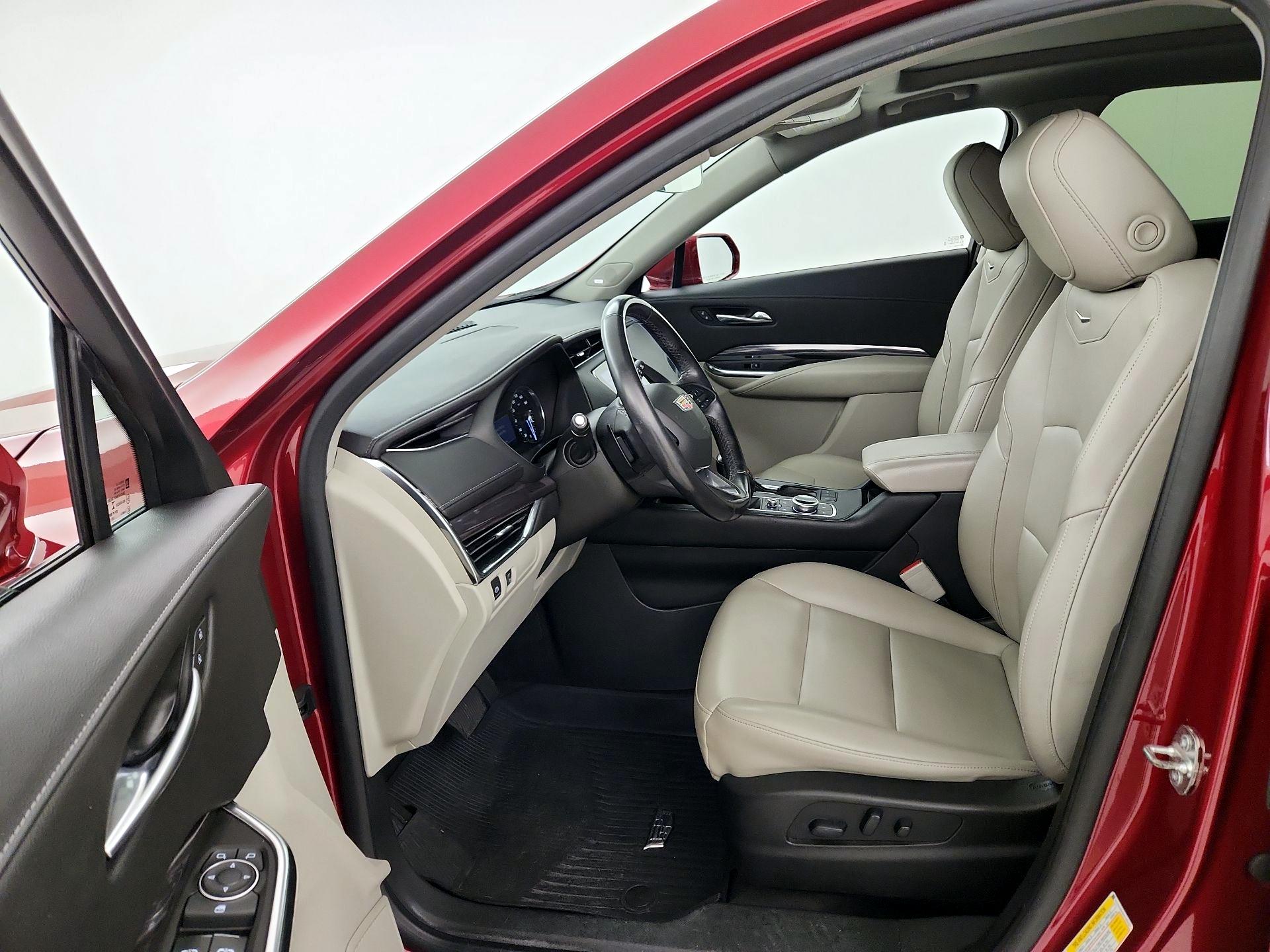 Thumbnail: 2019 Cadillac XT4 - 11