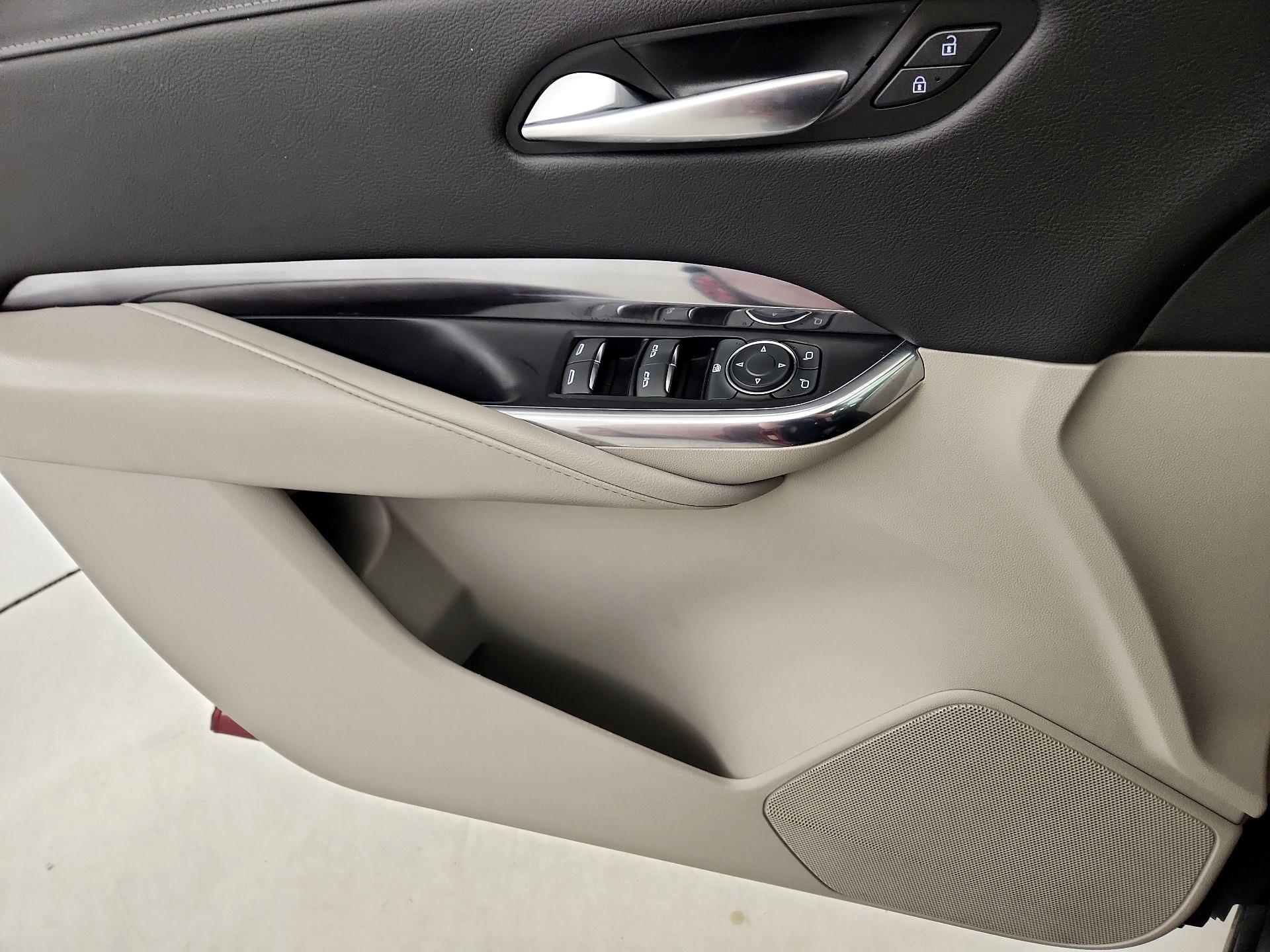 Thumbnail: 2019 Cadillac XT4 - 12