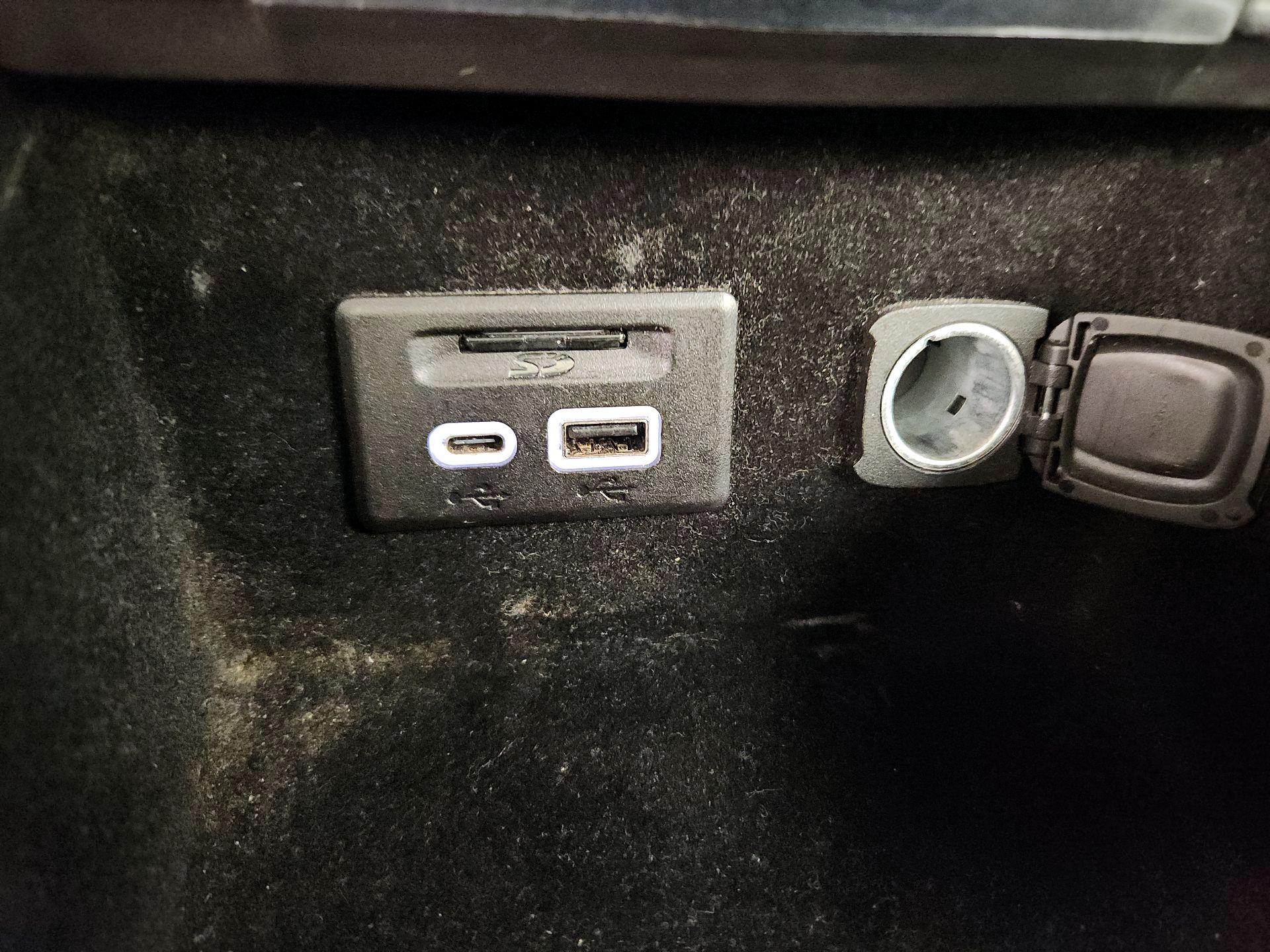 Thumbnail: 2019 Cadillac XT4 - 19