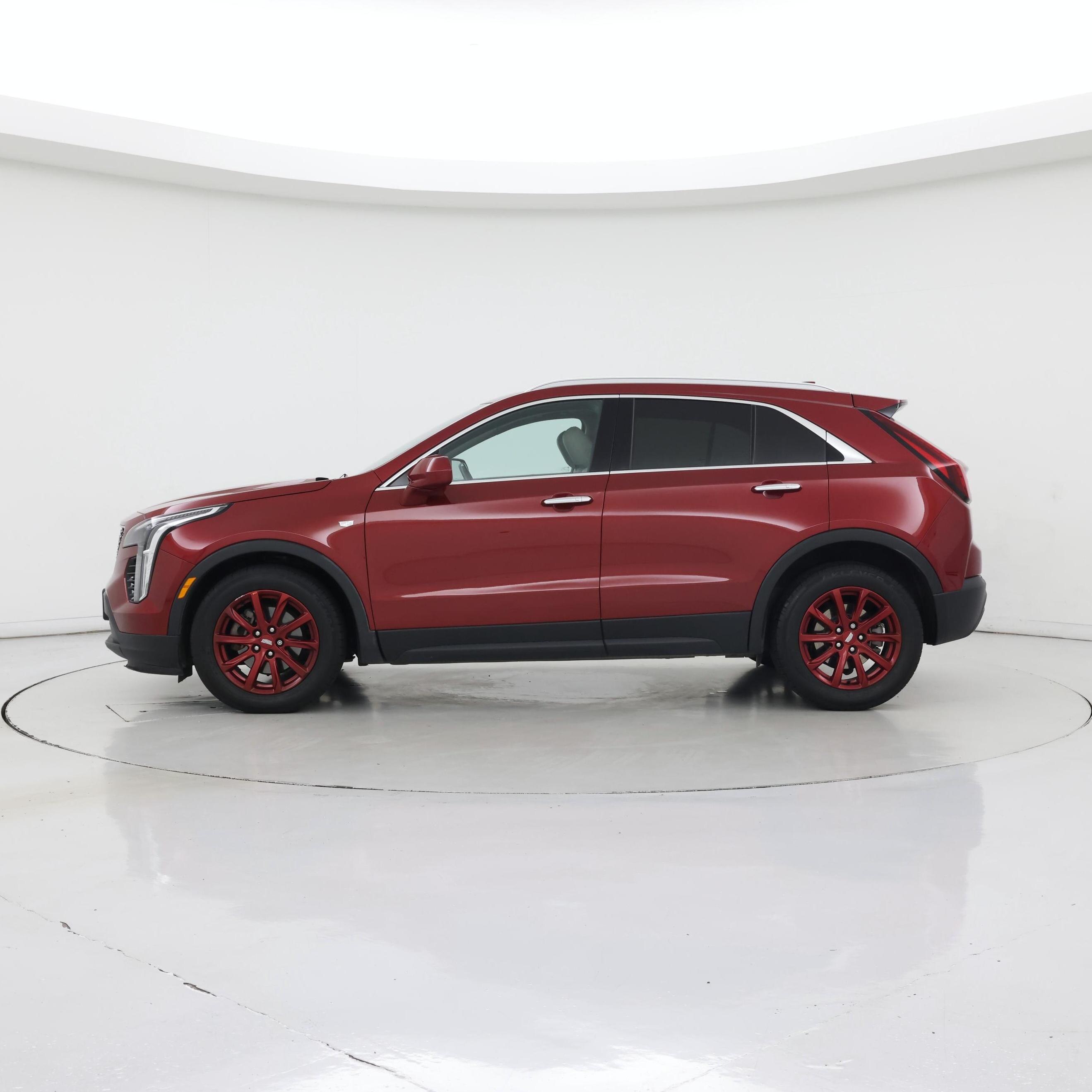 Thumbnail: 2019 Cadillac XT4 - 3