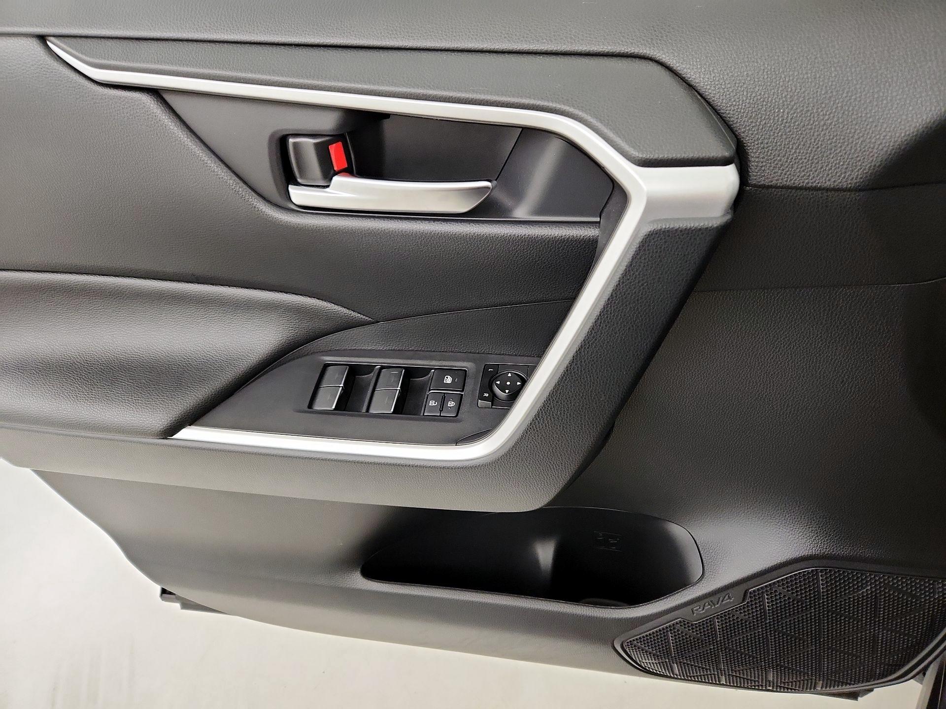 Thumbnail: 2025 Toyota RAV4 - 12