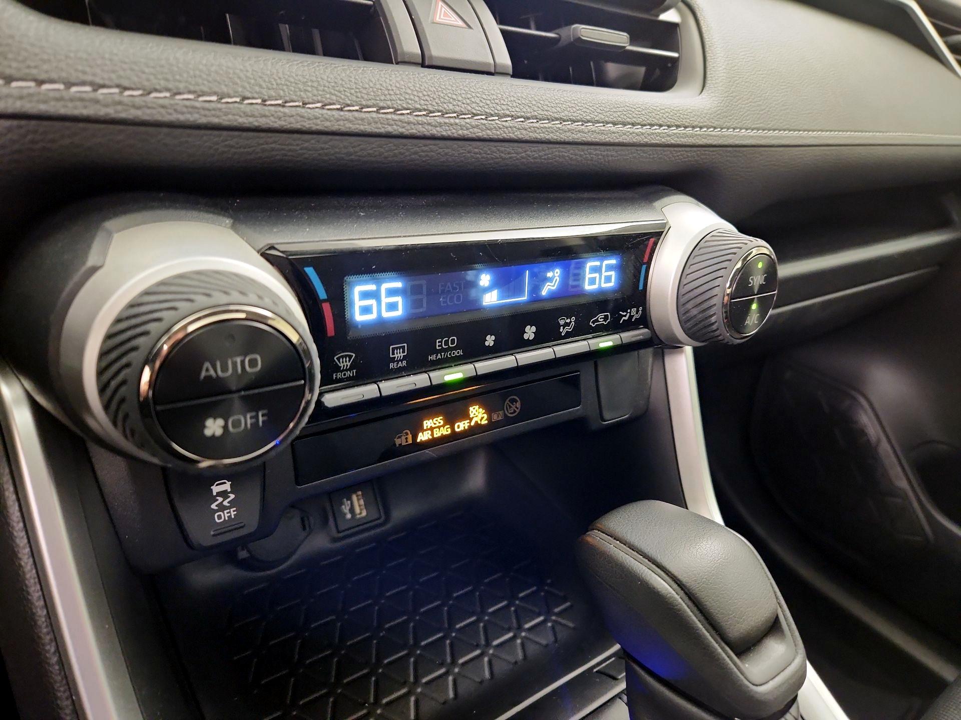 Thumbnail: 2025 Toyota RAV4 - 16