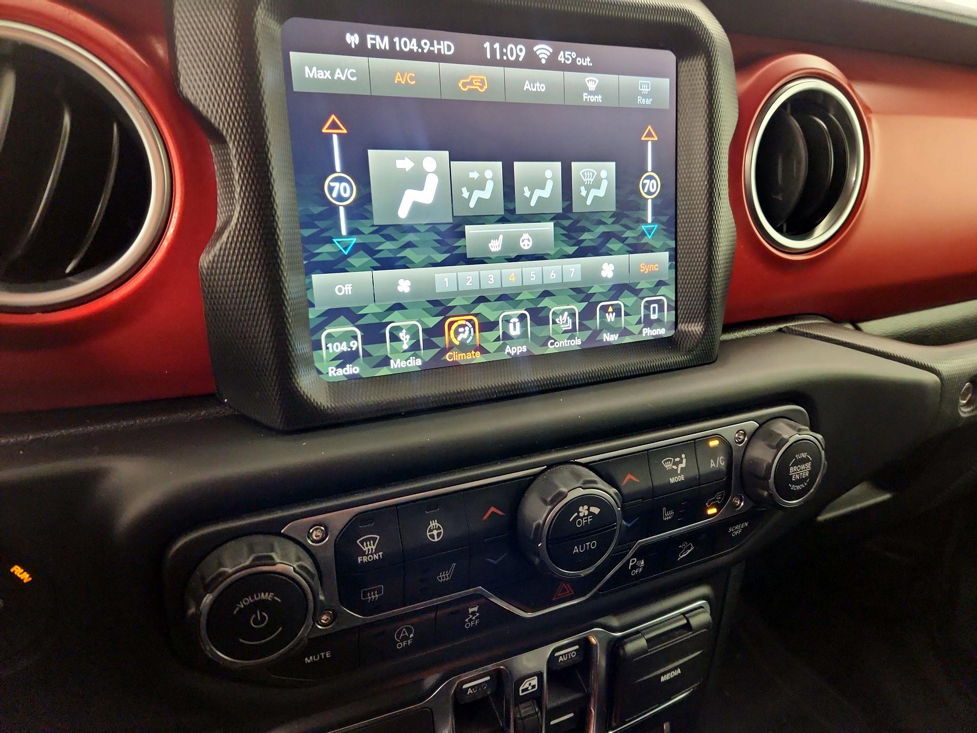 Thumbnail: 2018 Jeep Wrangler - 17