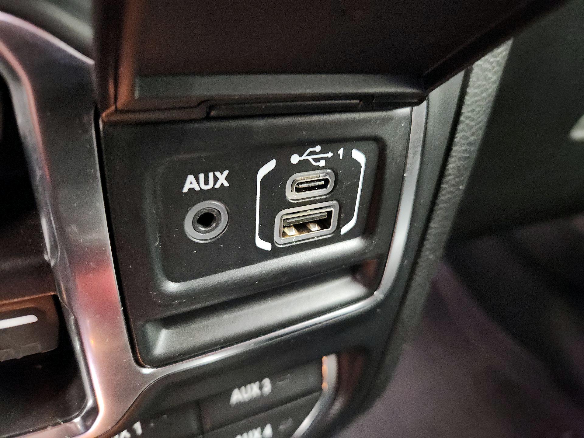 Thumbnail: 2018 Jeep Wrangler - 19