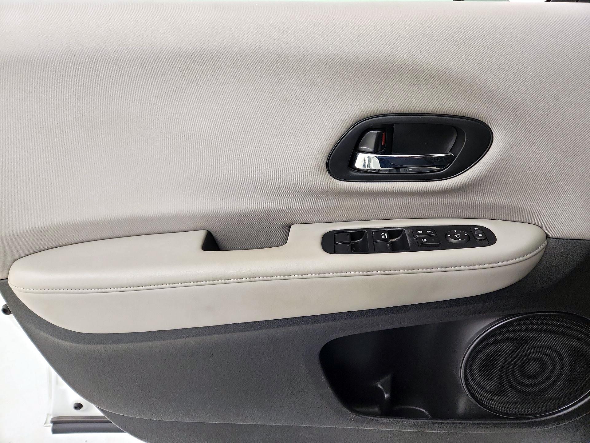 Thumbnail: 2017 Honda HR-V - 12