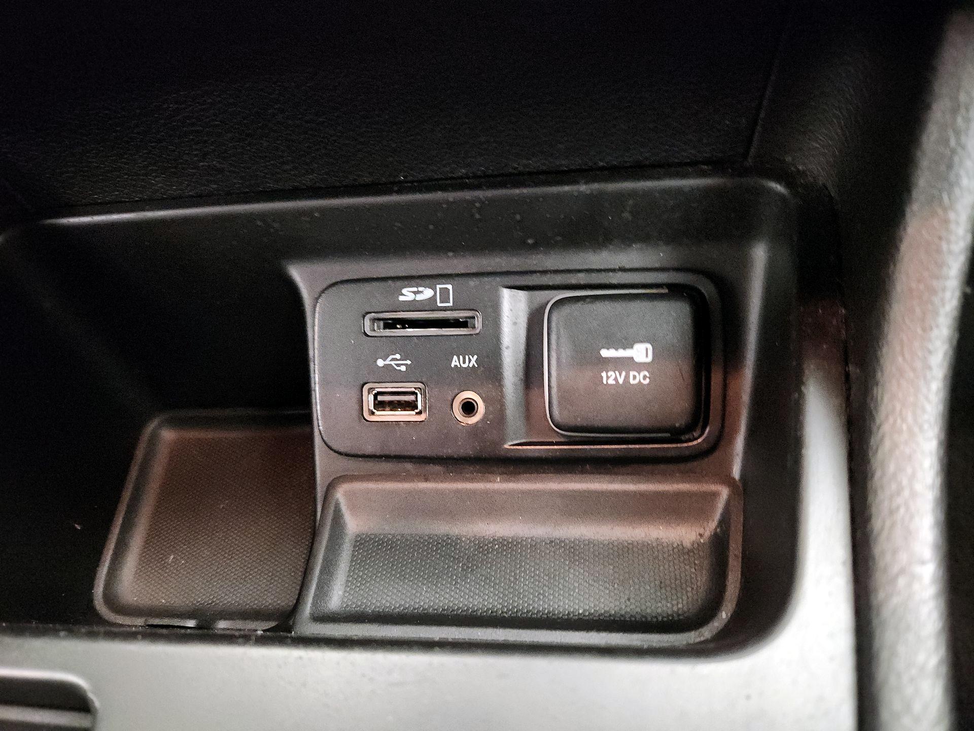 Thumbnail: 2018 Jeep Cherokee - 18