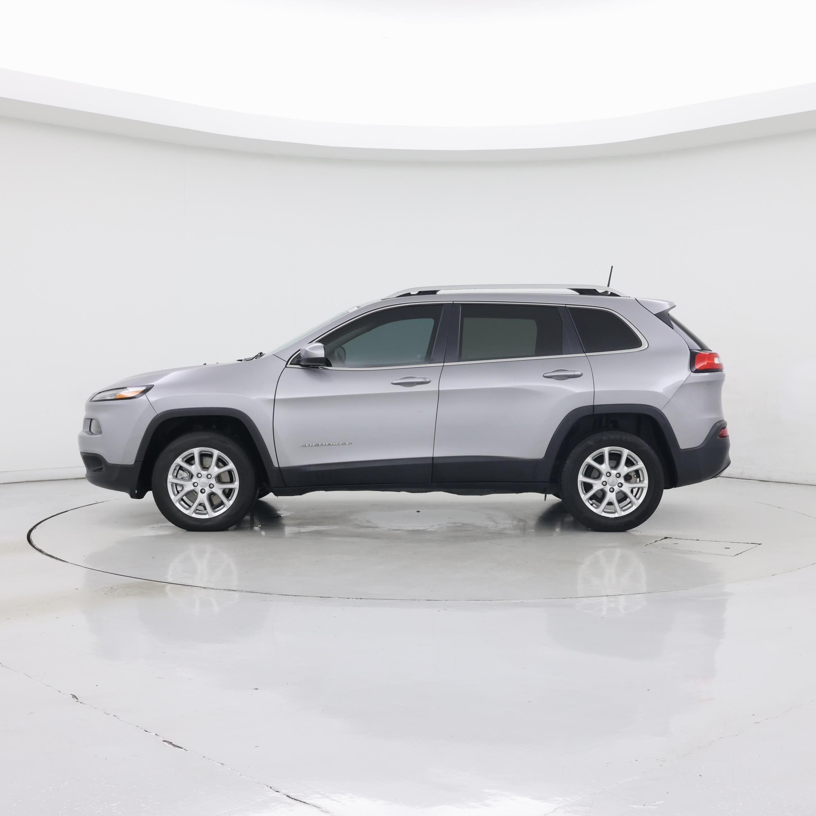 Thumbnail: 2018 Jeep Cherokee - 3