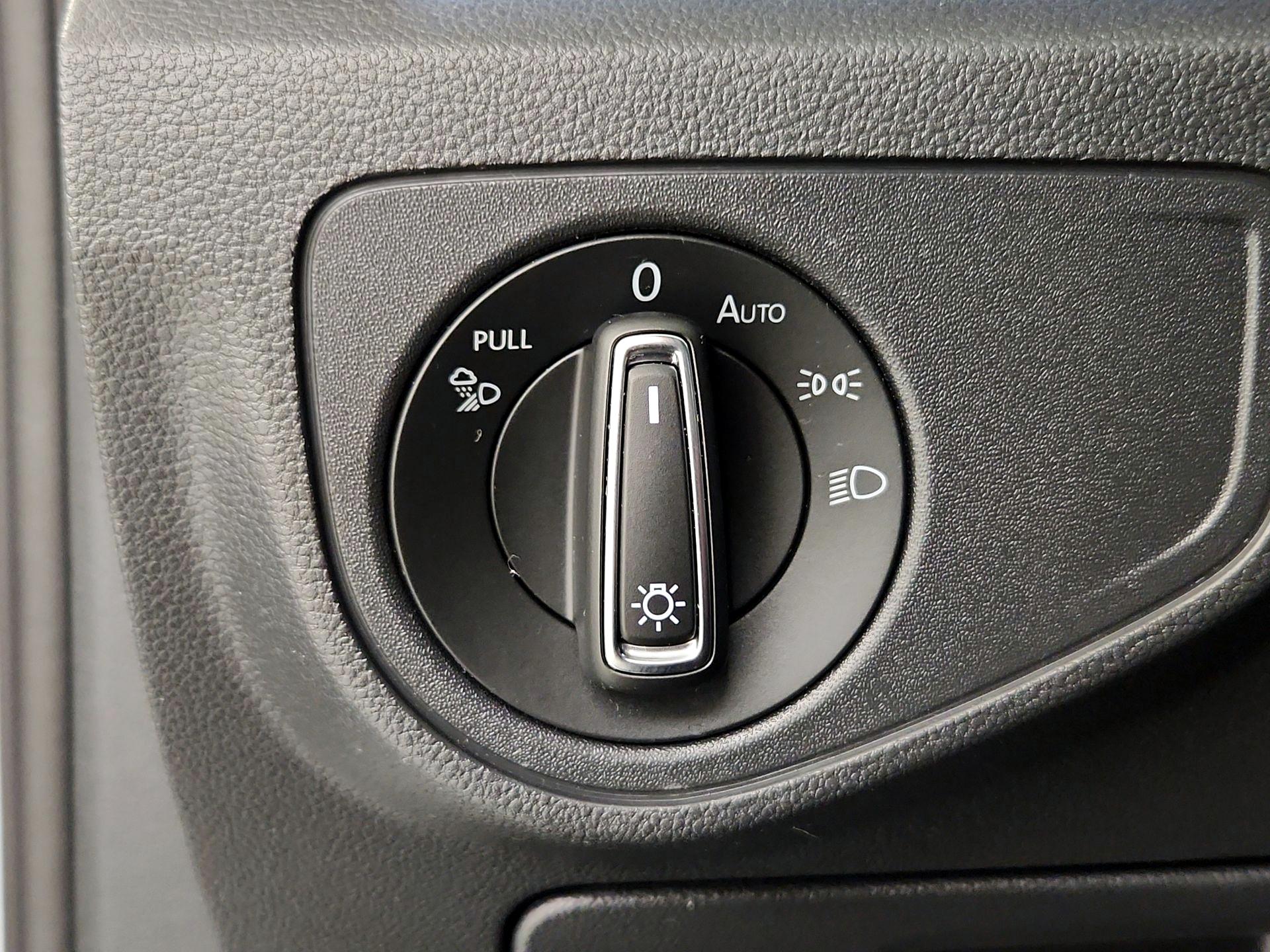 Thumbnail: 2022 Volkswagen Atlas - 13