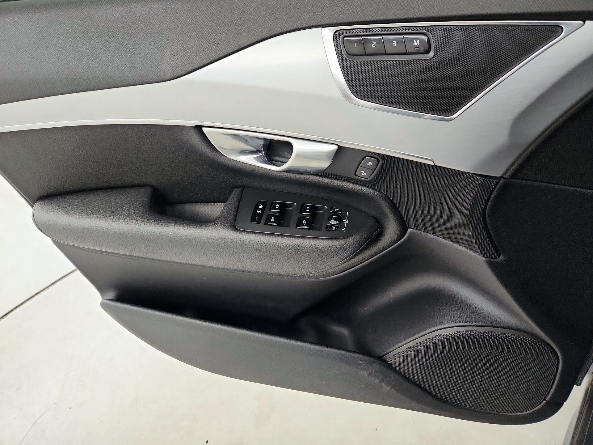 Thumbnail: 2017 Volvo XC90 - 12