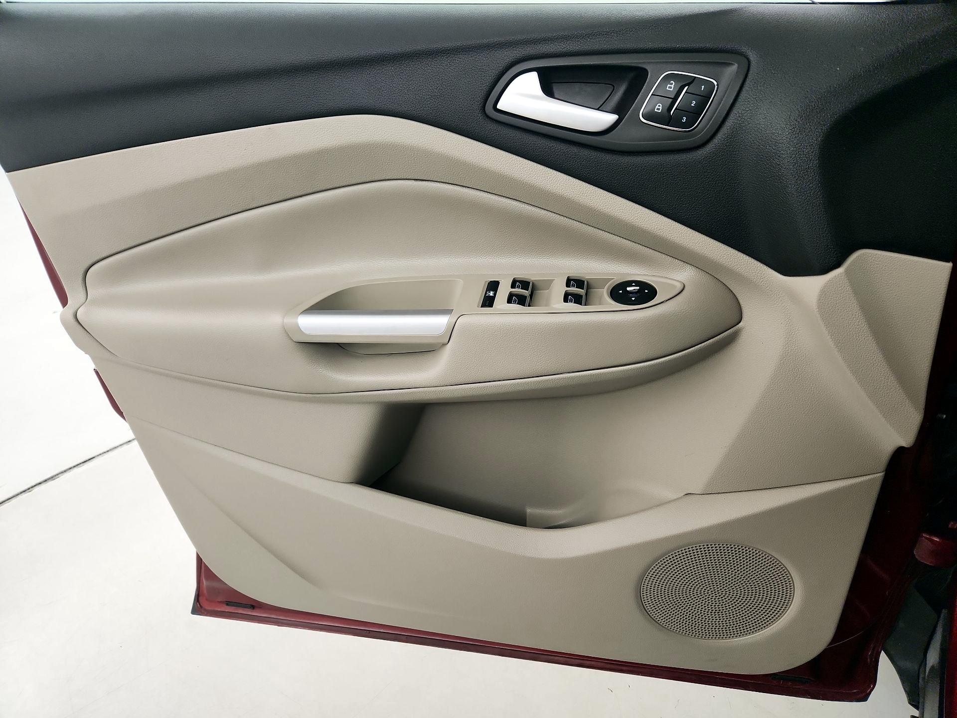 Thumbnail: 2015 Ford Escape - 12