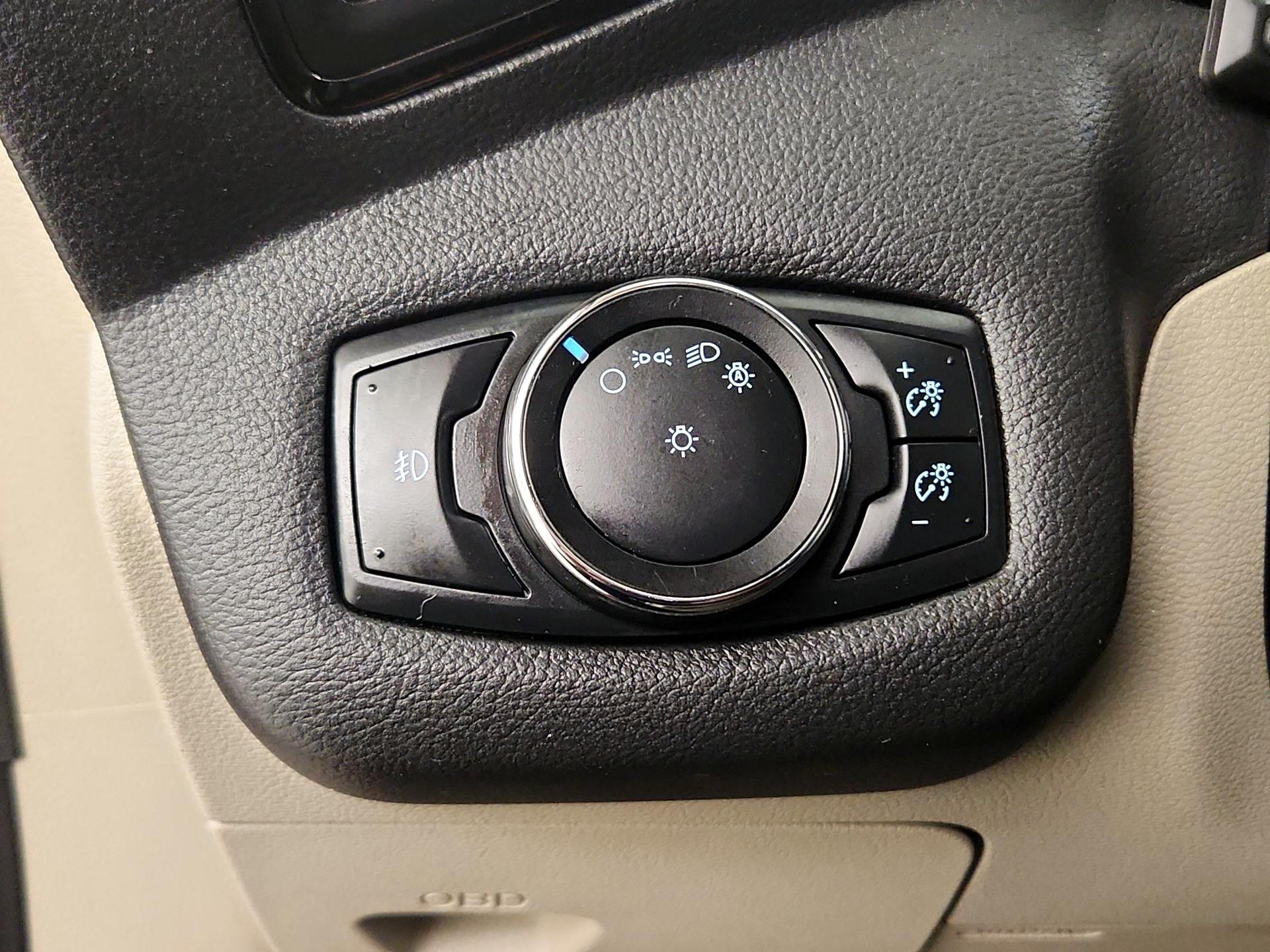 Thumbnail: 2015 Ford Escape - 13