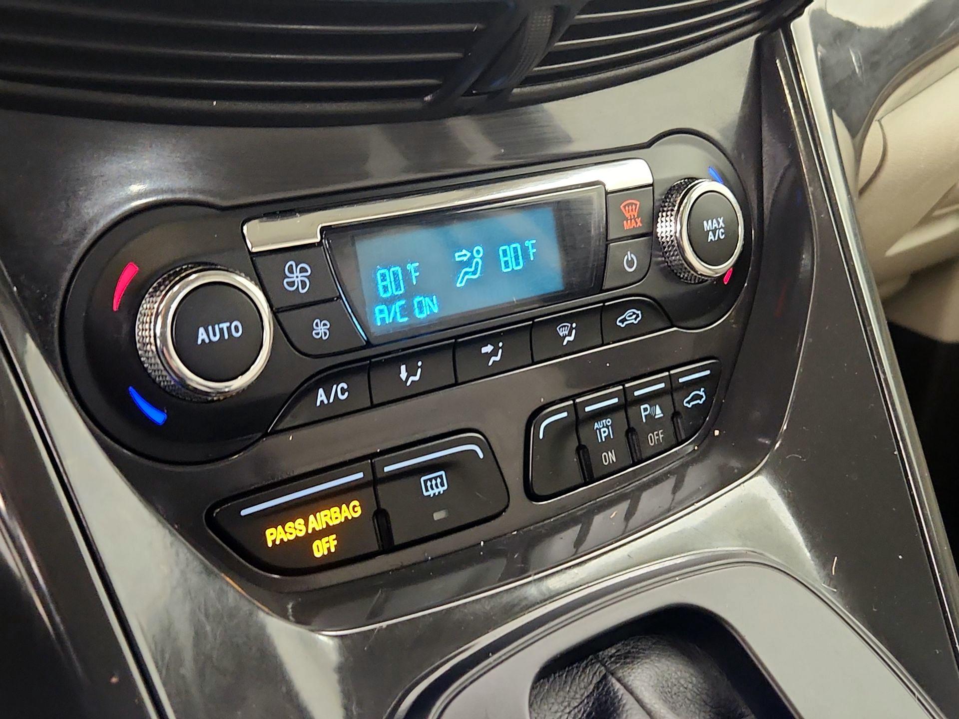 Thumbnail: 2015 Ford Escape - 17