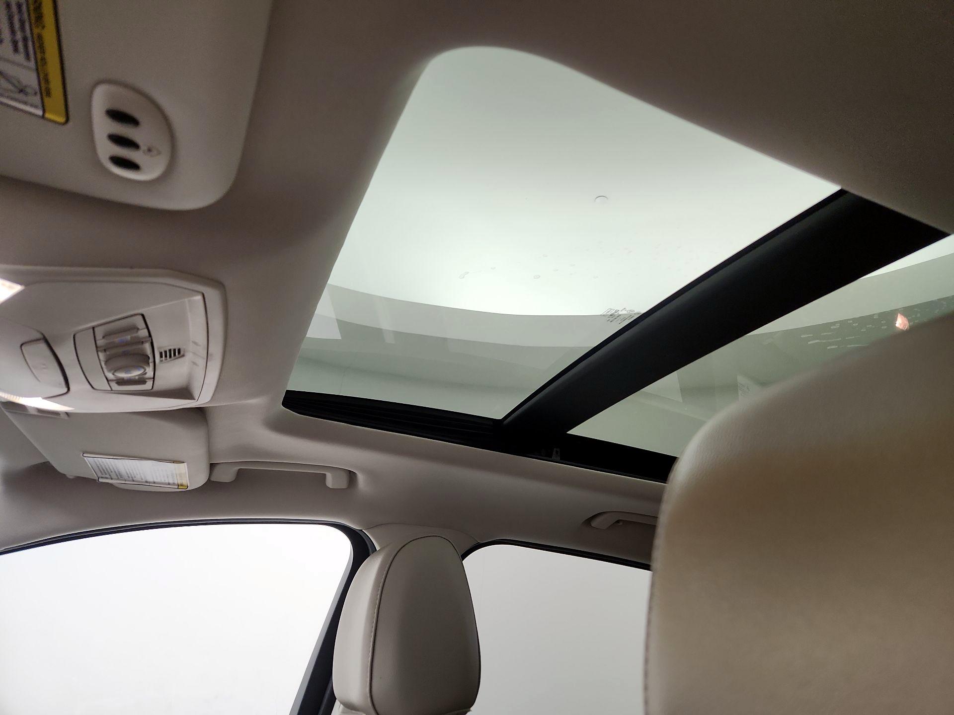 Thumbnail: 2015 Ford Escape - 20