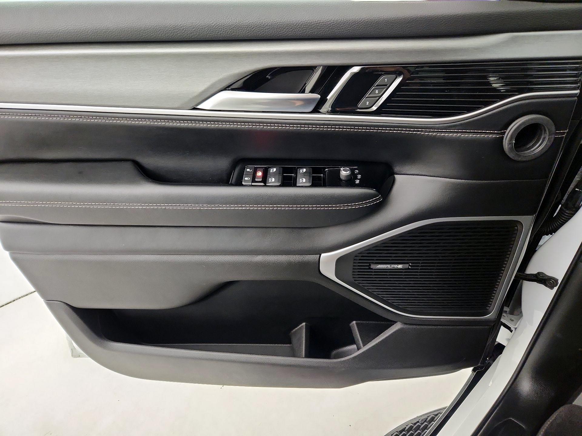 Thumbnail: 2025 Jeep Wagoneer - 12