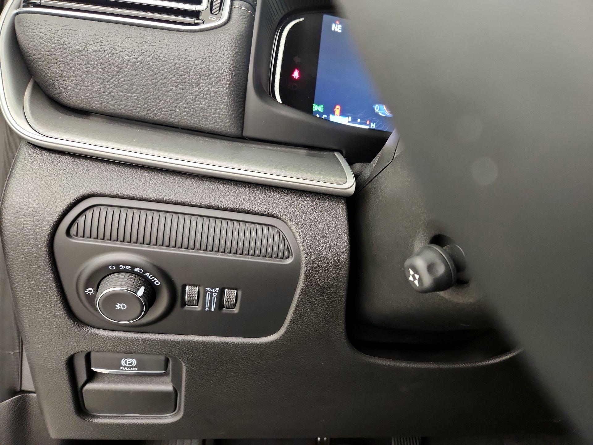 Thumbnail: 2025 Jeep Wagoneer - 13