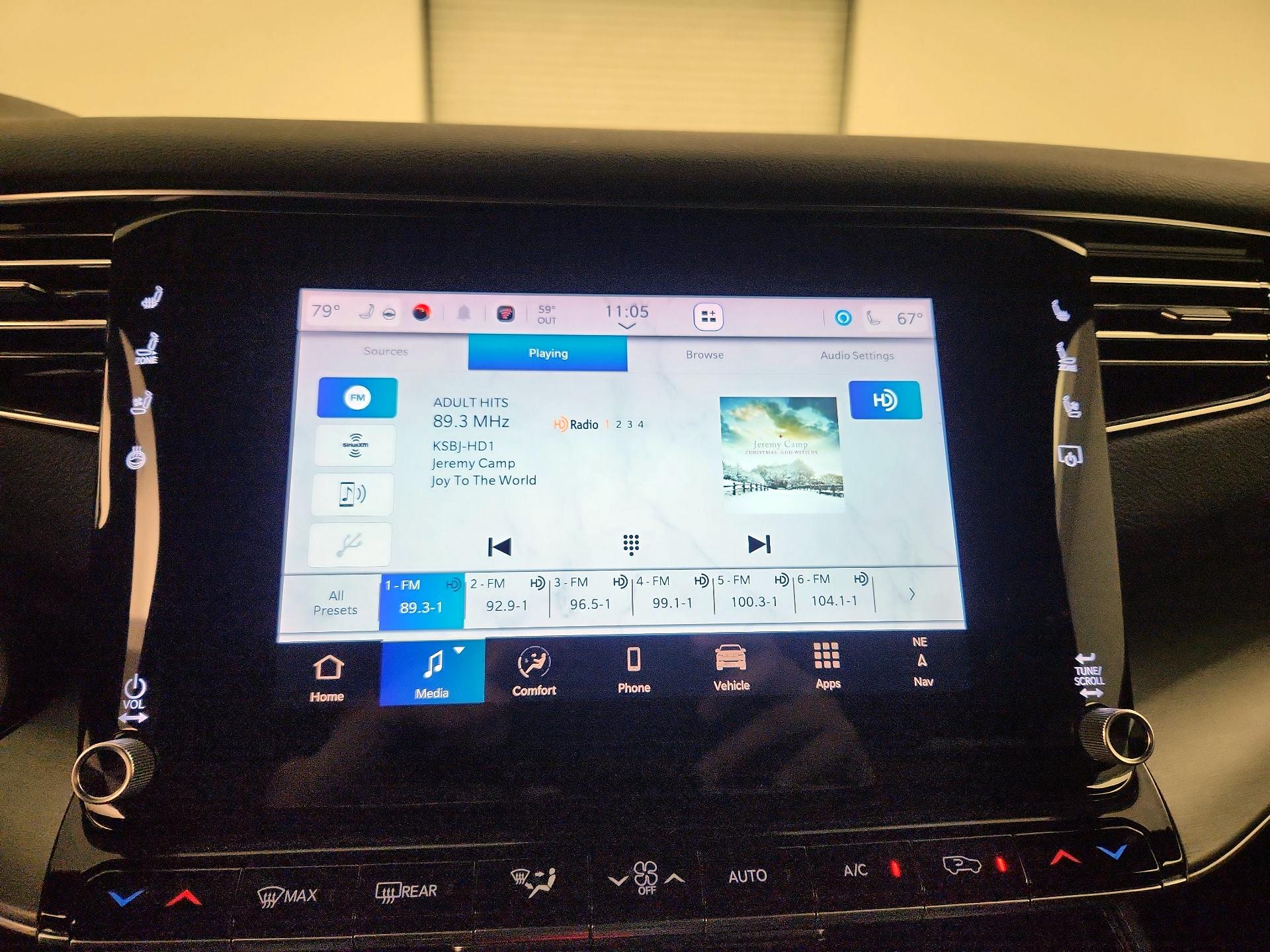 Thumbnail: 2025 Jeep Wagoneer - 16