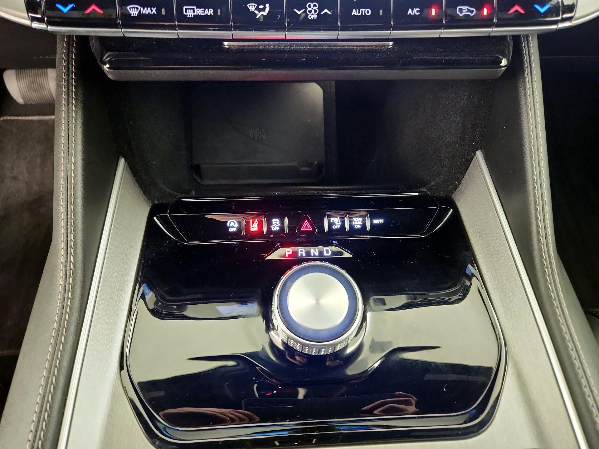 Thumbnail: 2025 Jeep Wagoneer - 18