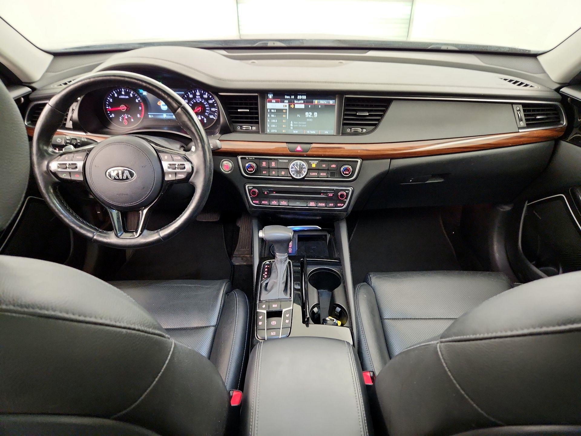 Thumbnail: 2017 Kia Cadenza - 9