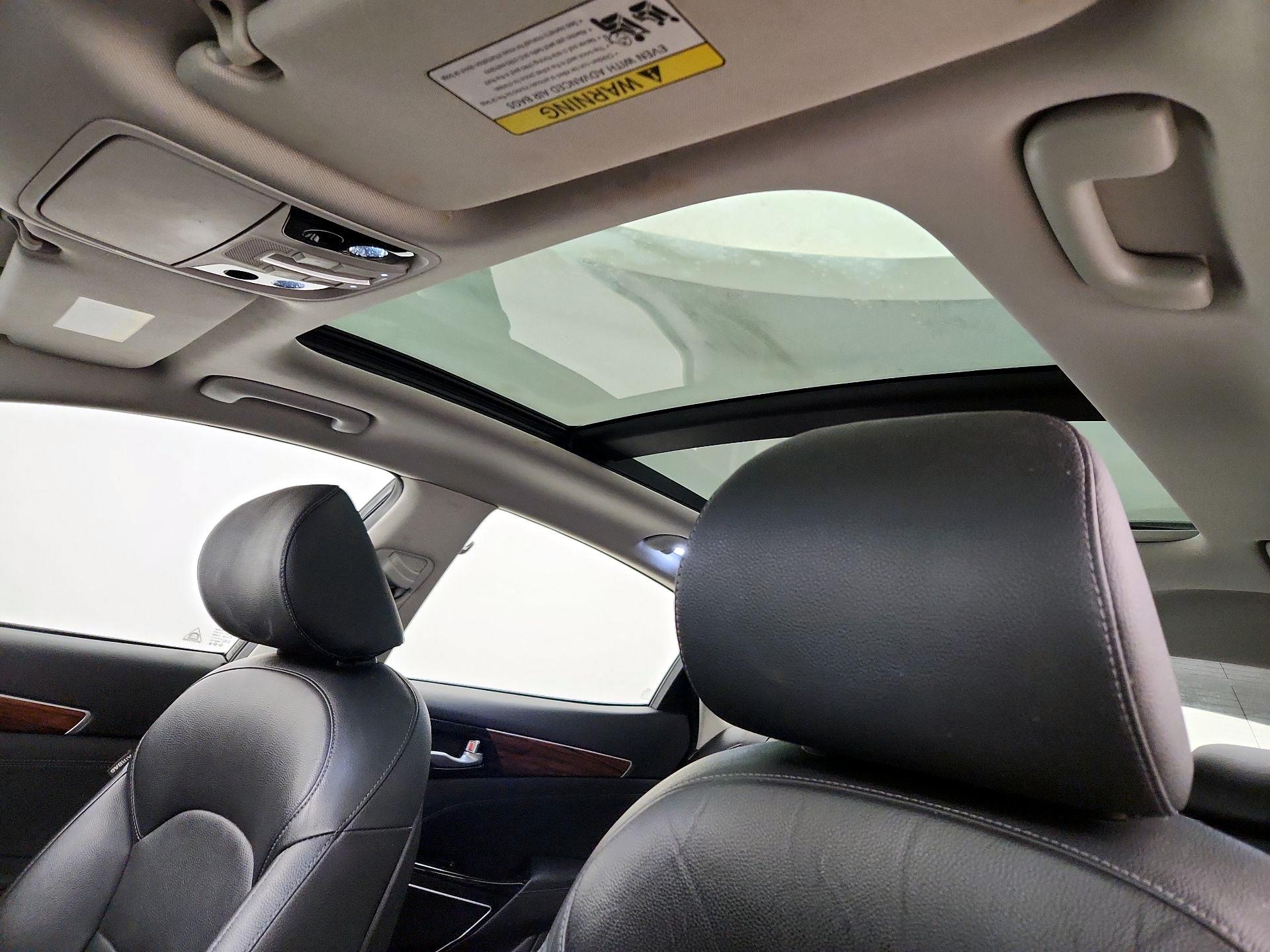 Thumbnail: 2017 Kia Cadenza - 19