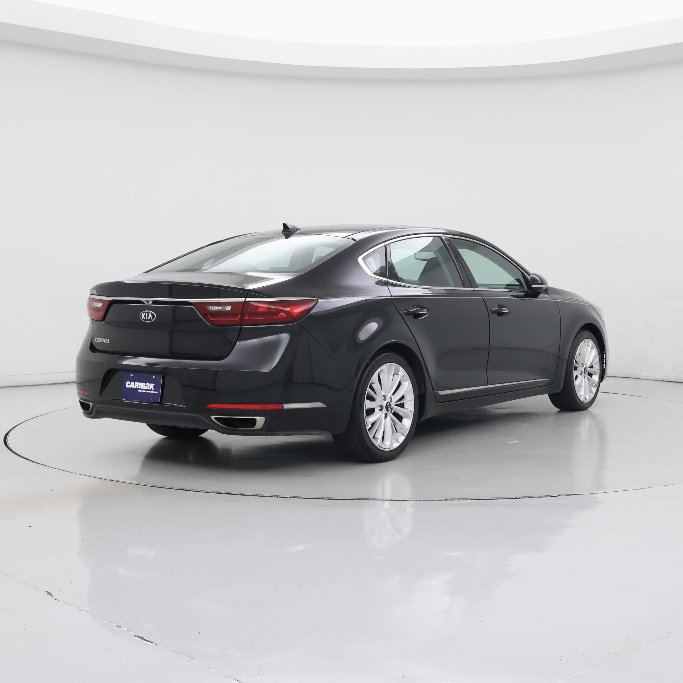 Thumbnail: 2017 Kia Cadenza - 8