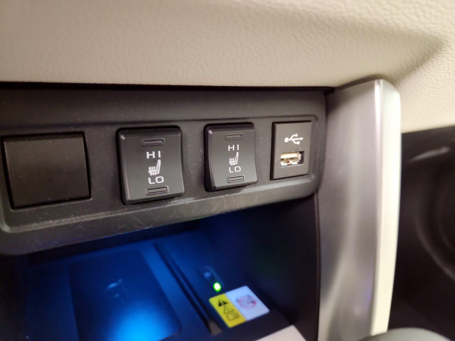 Thumbnail: 2022 Toyota Corolla Cross - 18