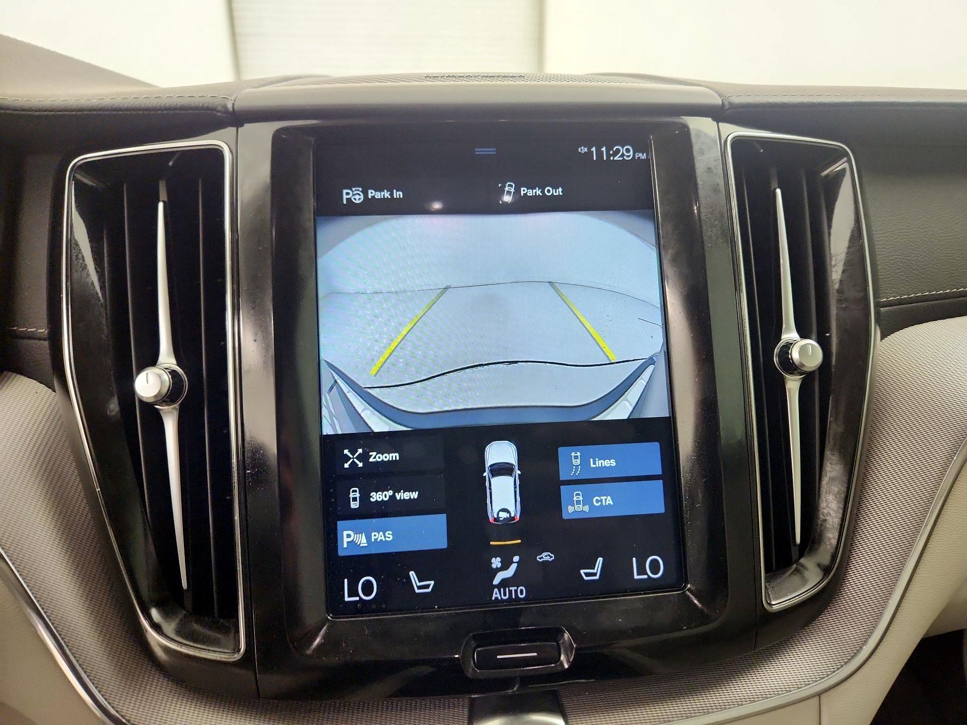 Thumbnail: 2019 Volvo XC60 - 15