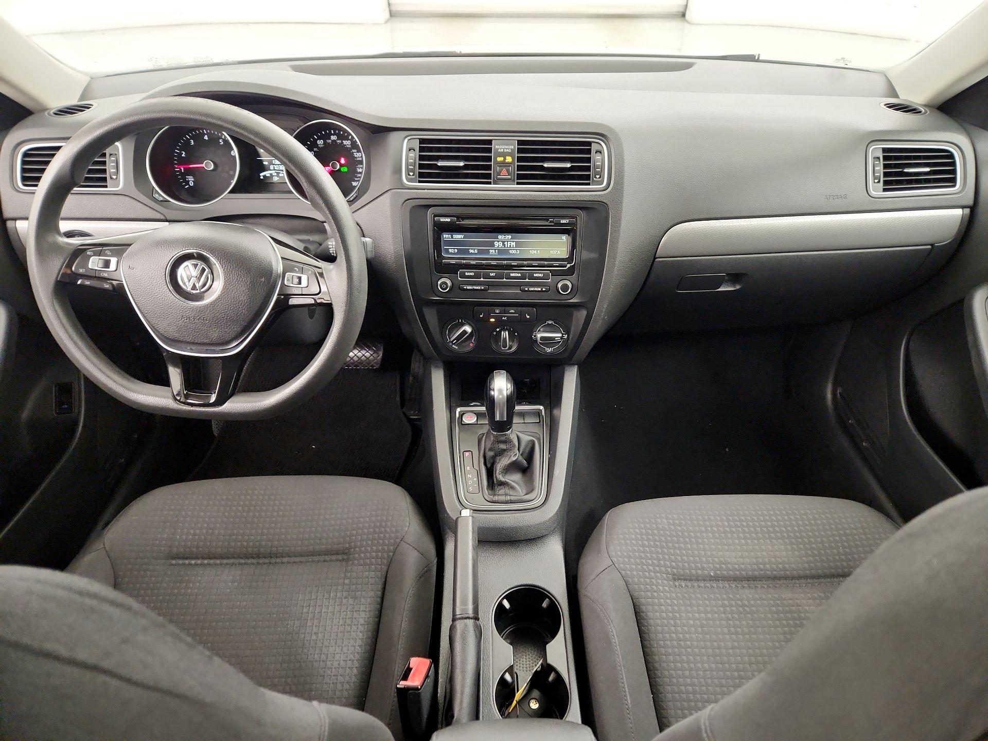 Thumbnail: 2015 Volkswagen Jetta - 9