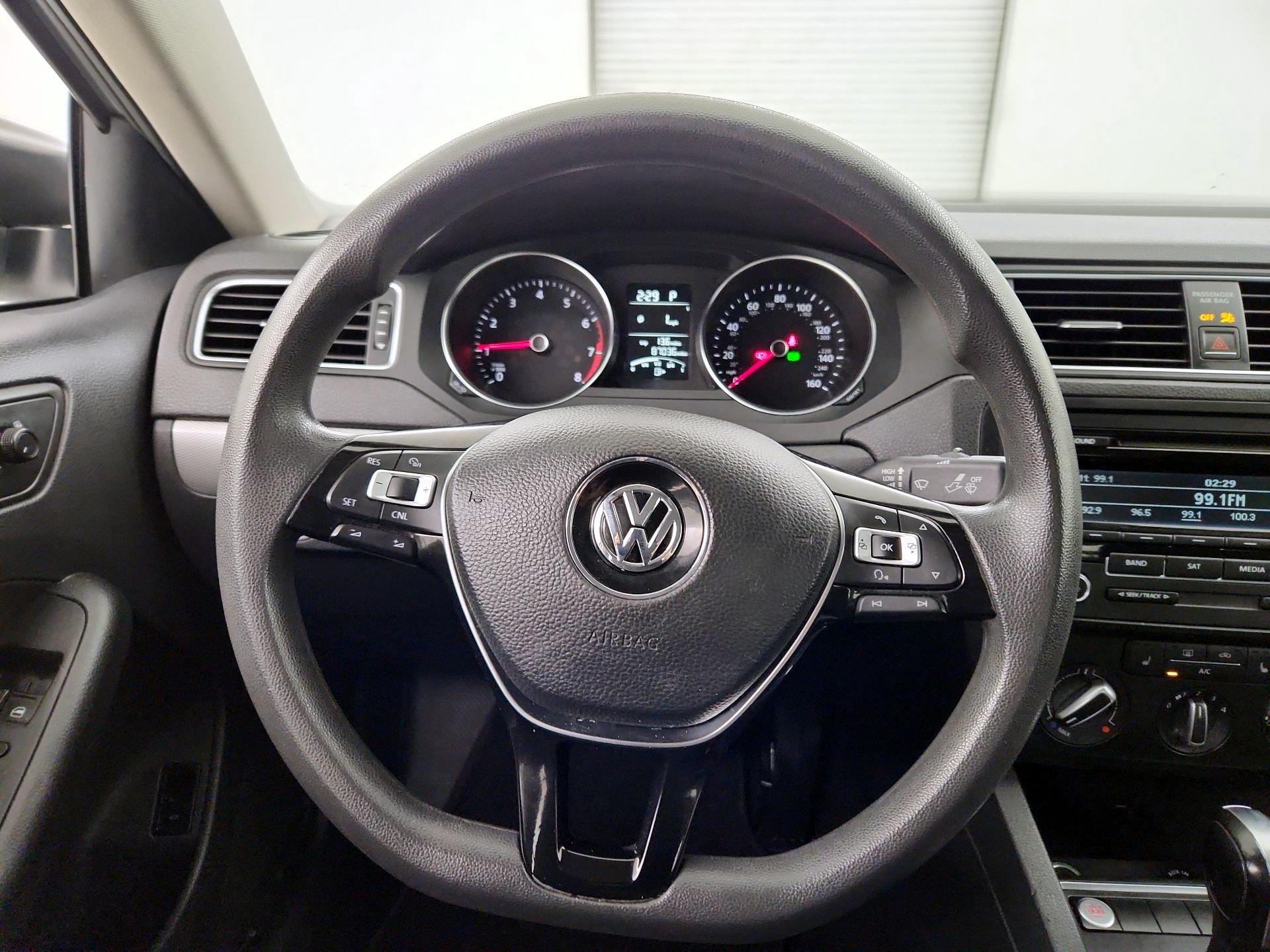 Thumbnail: 2015 Volkswagen Jetta - 10