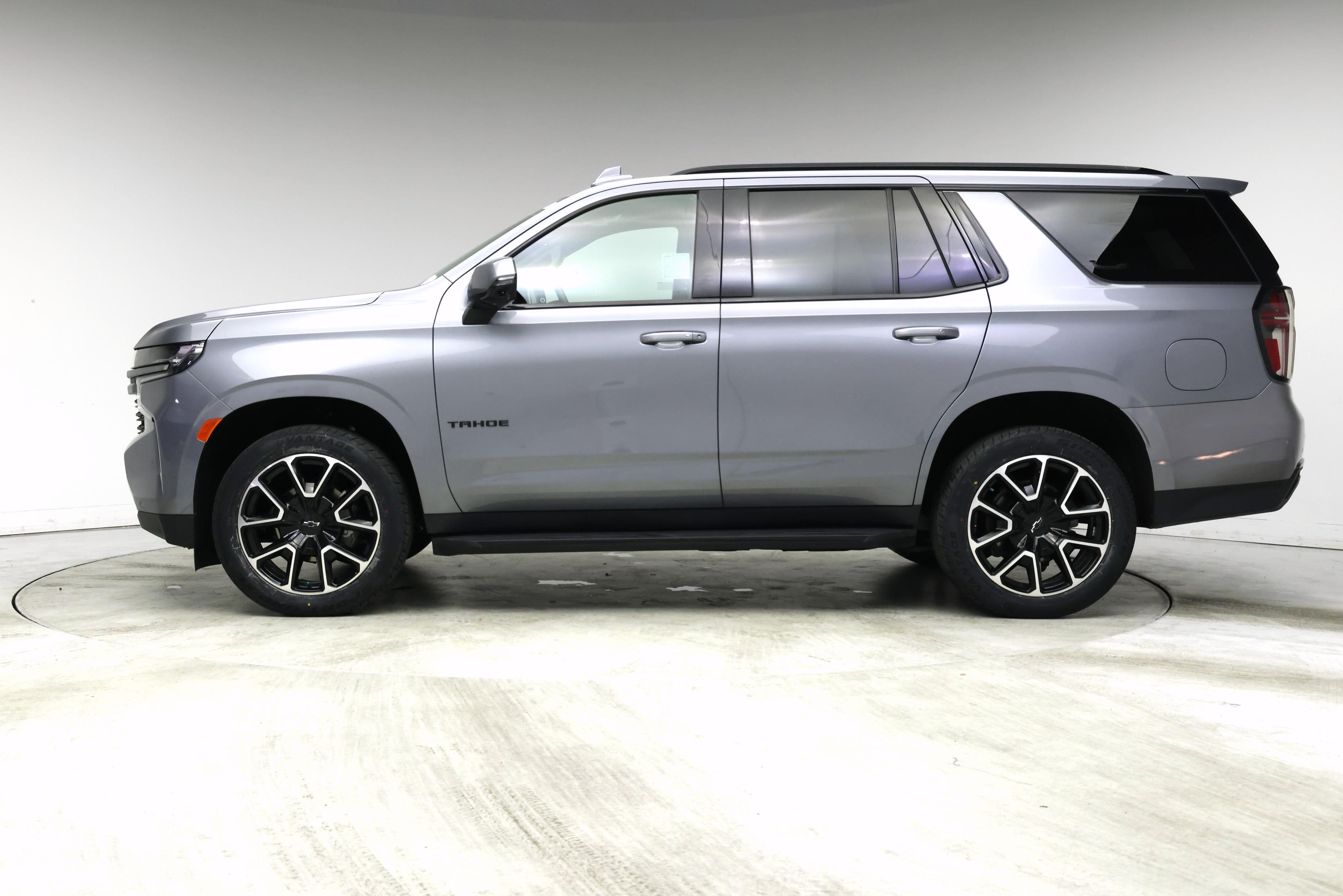 Thumbnail: 2022 Chevrolet Tahoe - 3