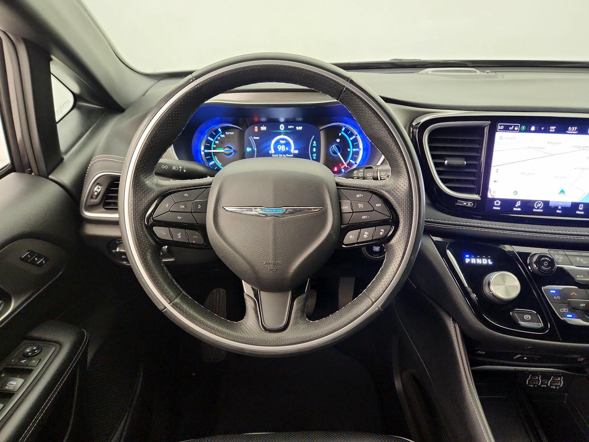 Thumbnail: 2021 Chrysler Pacifica - 10