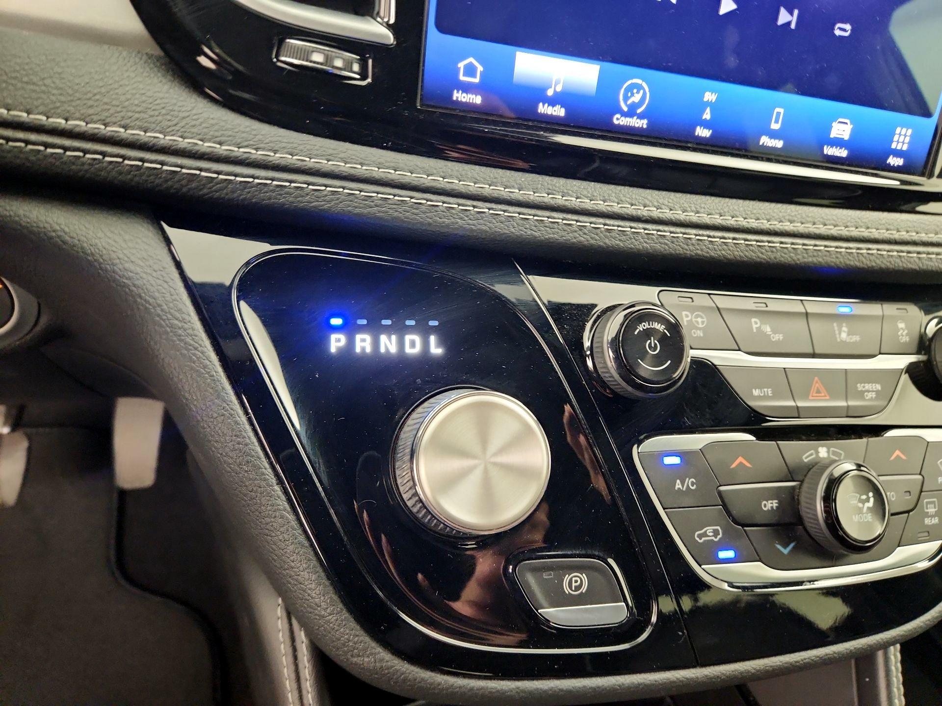 Thumbnail: 2021 Chrysler Pacifica - 18