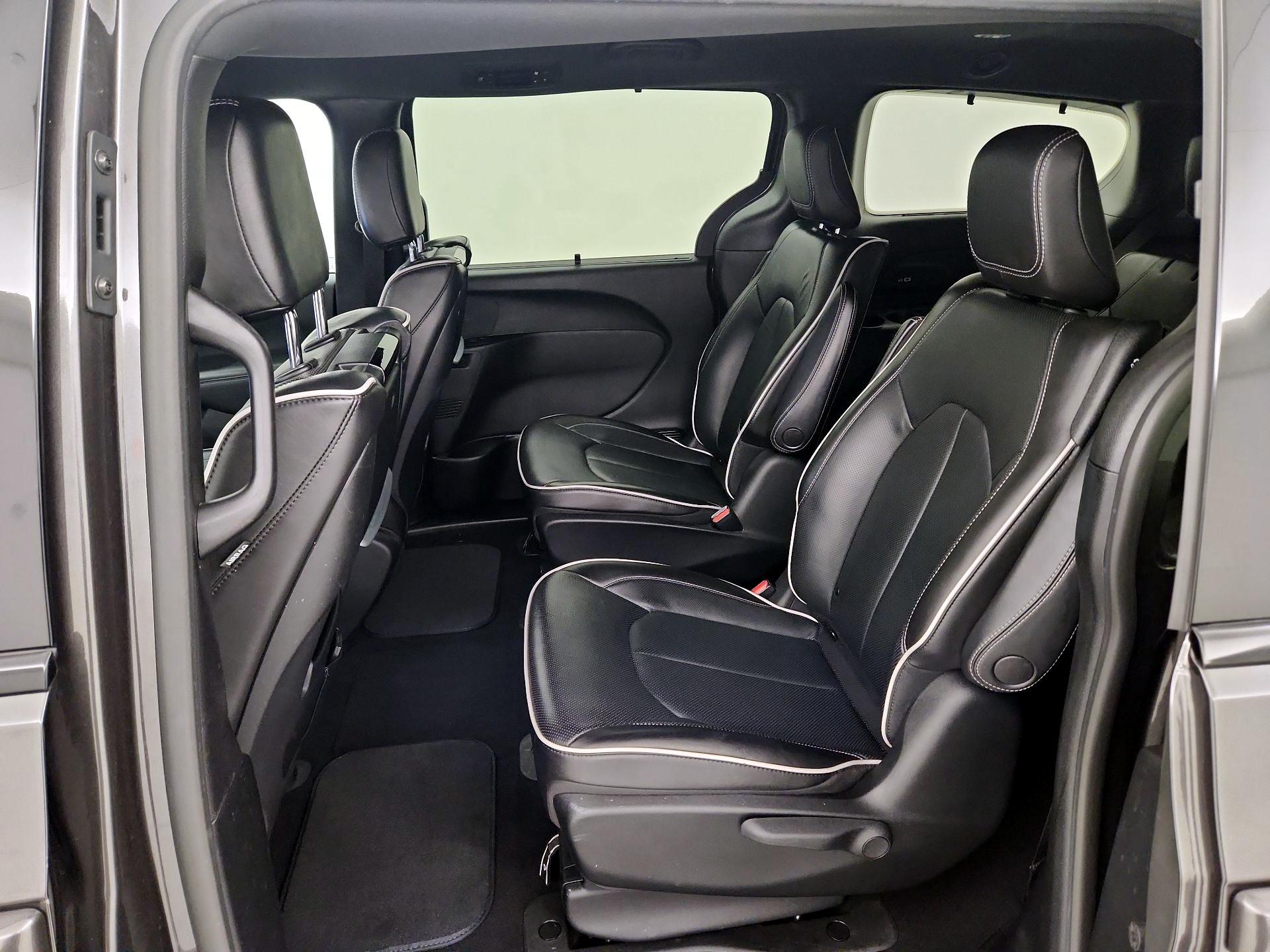 Thumbnail: 2021 Chrysler Pacifica - 20