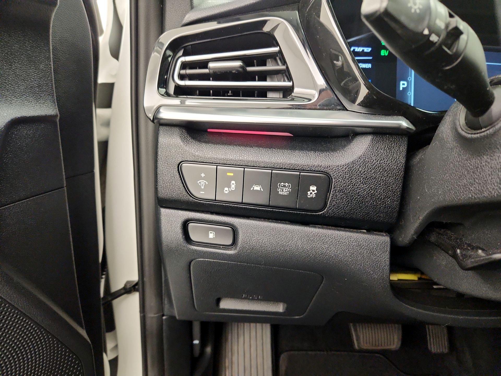 Thumbnail: 2020 Kia Niro - 13