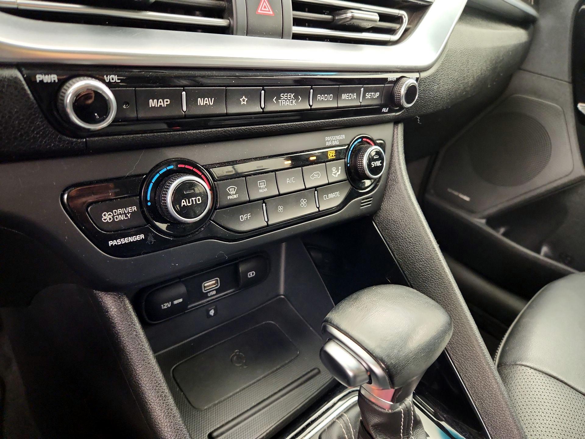 Thumbnail: 2020 Kia Niro - 17