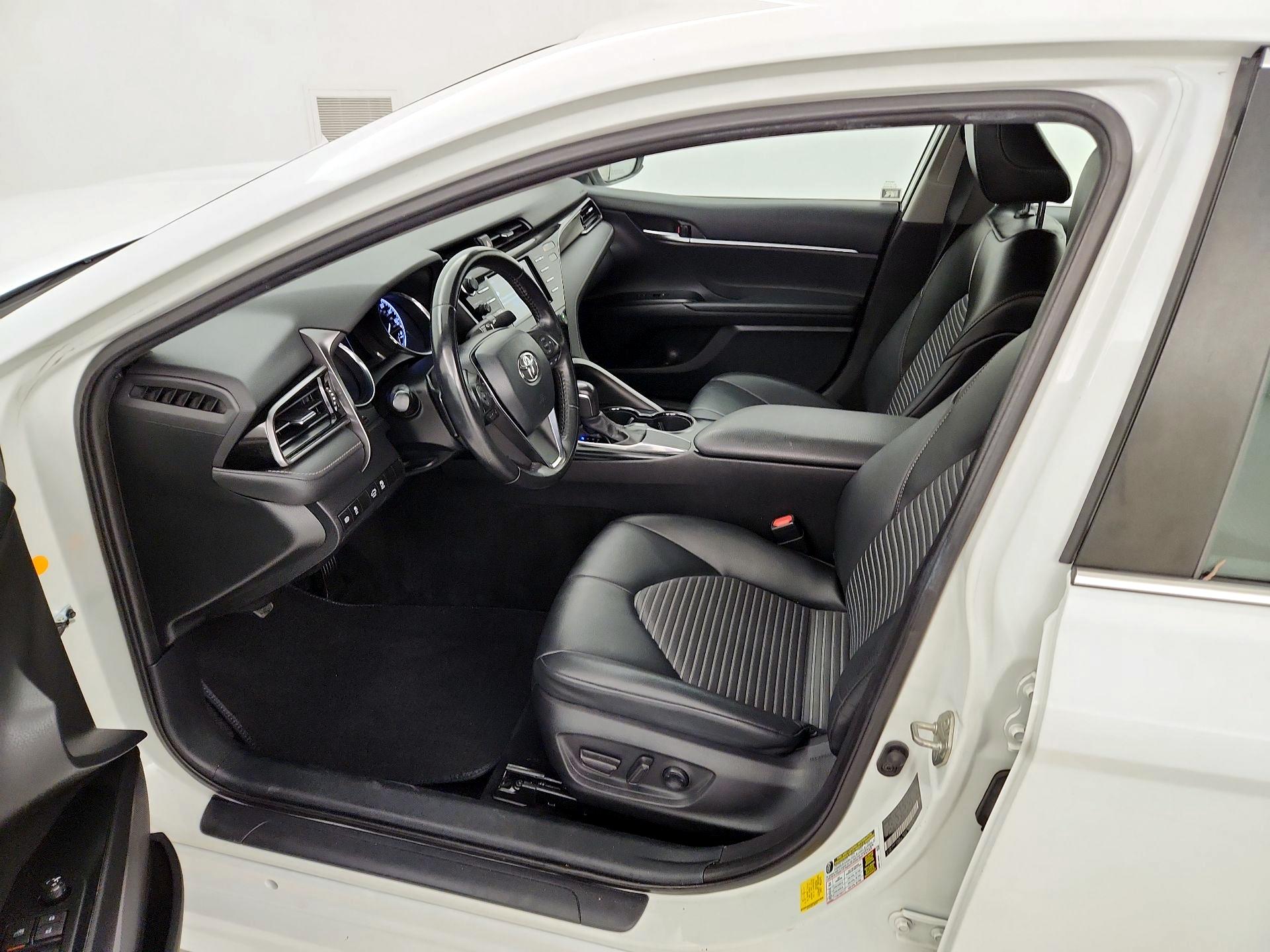 Thumbnail: 2020 Toyota Camry - 11