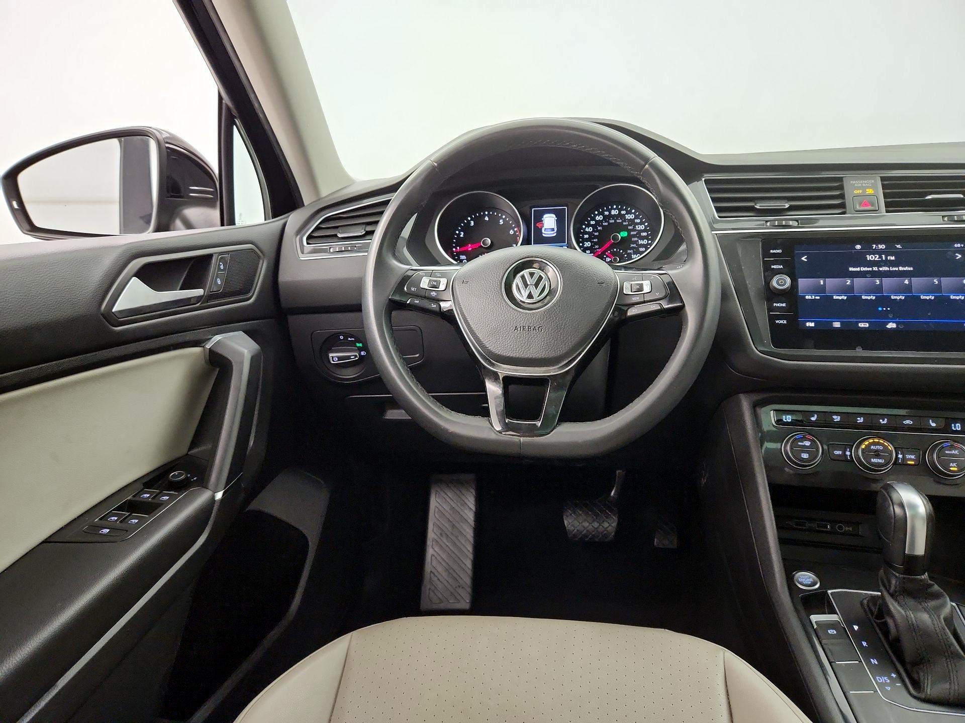 Thumbnail: 2020 Volkswagen Tiguan - 10