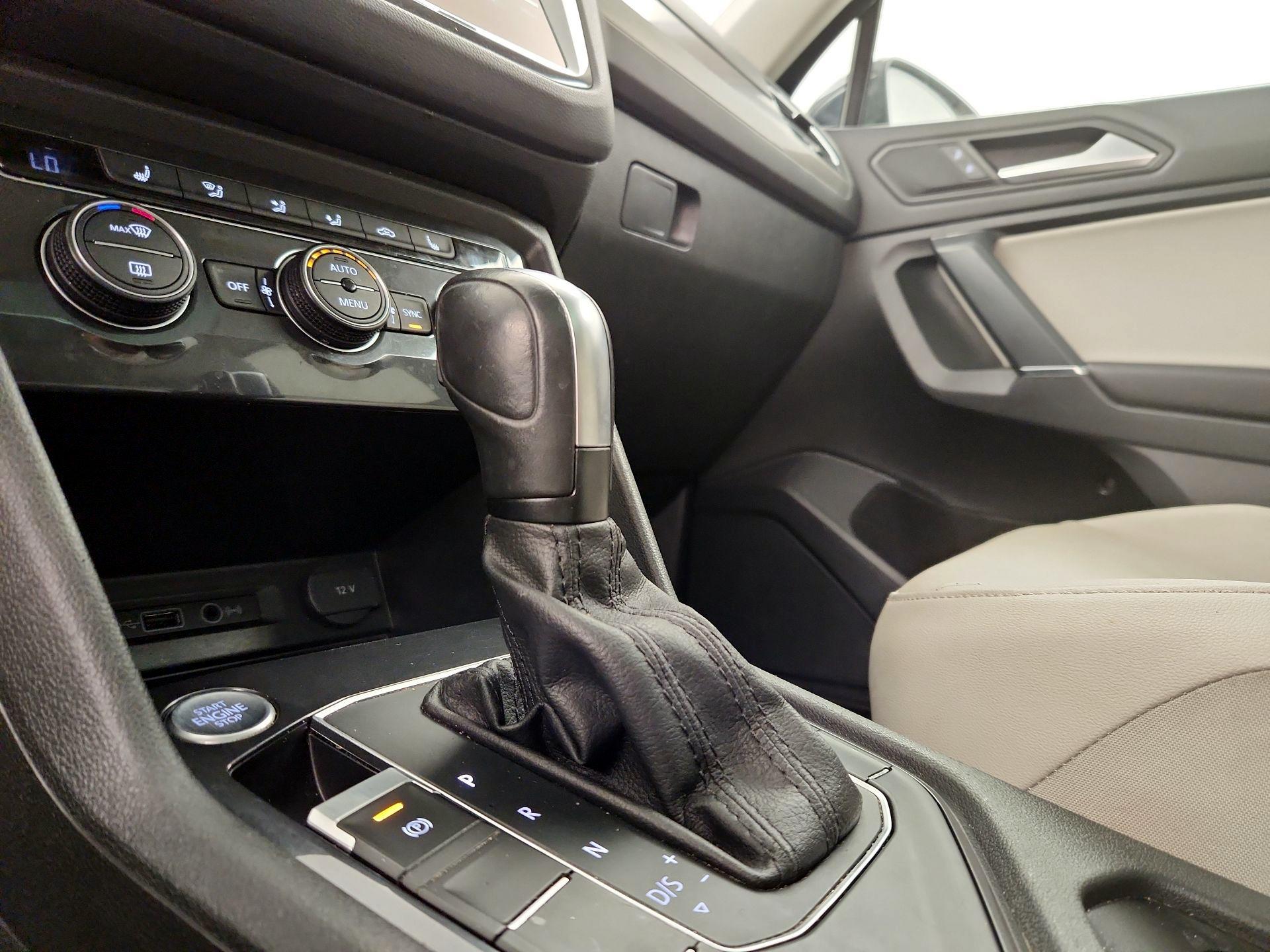 Thumbnail: 2020 Volkswagen Tiguan - 17