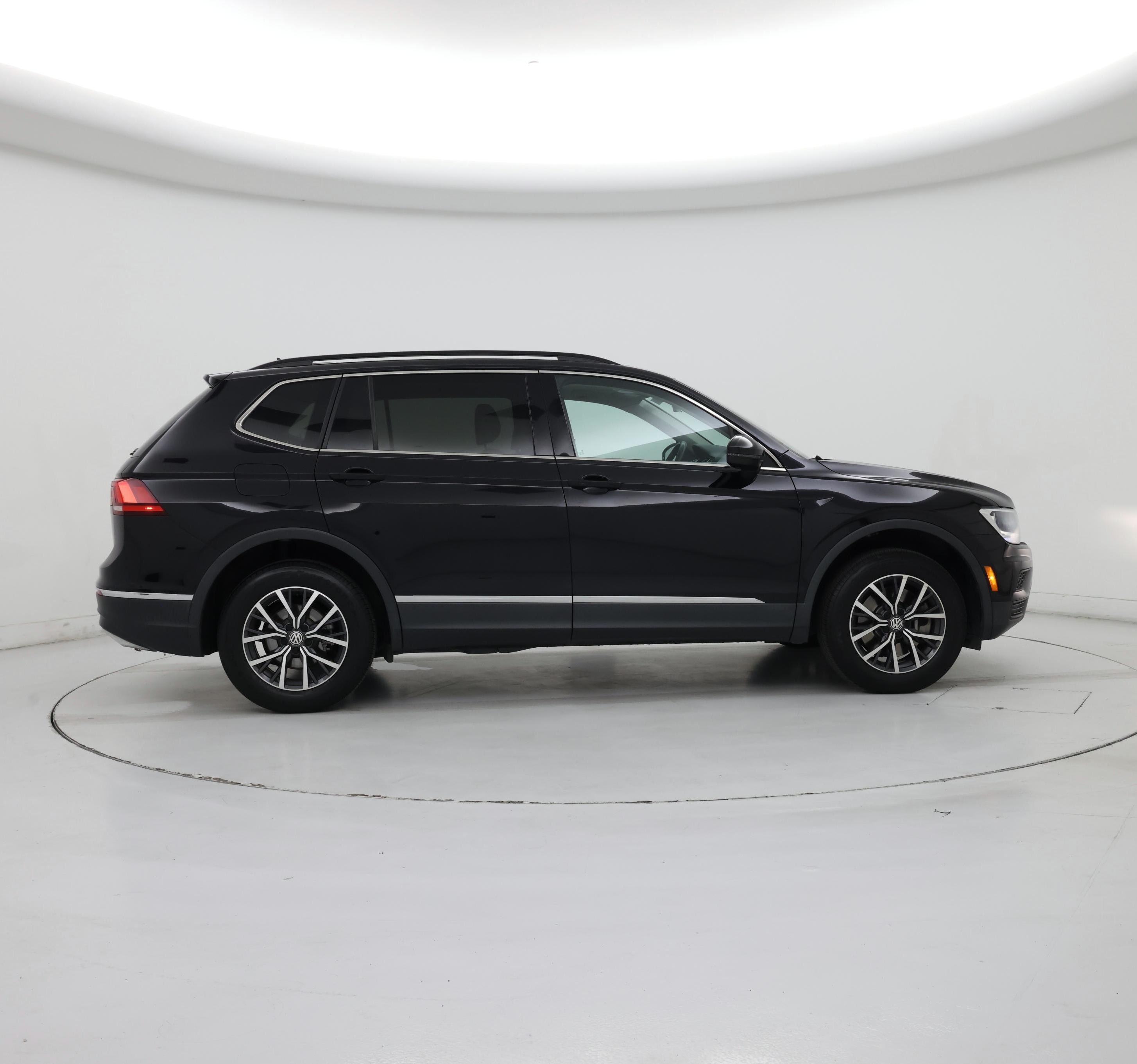 Thumbnail: 2020 Volkswagen Tiguan - 7