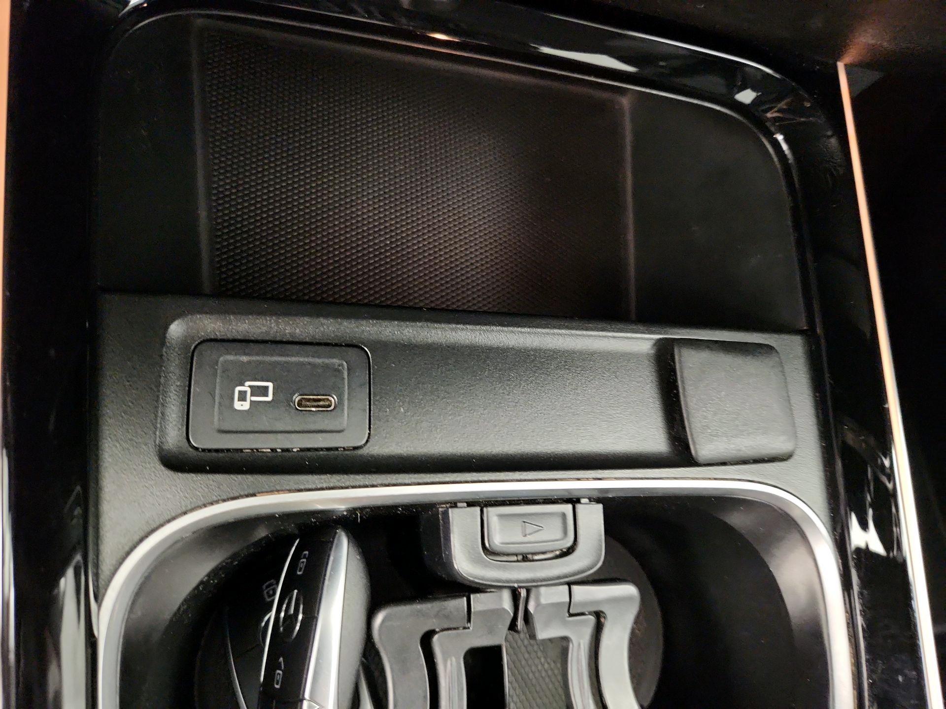Thumbnail: 2020 Mercedes-Benz GLB - 18