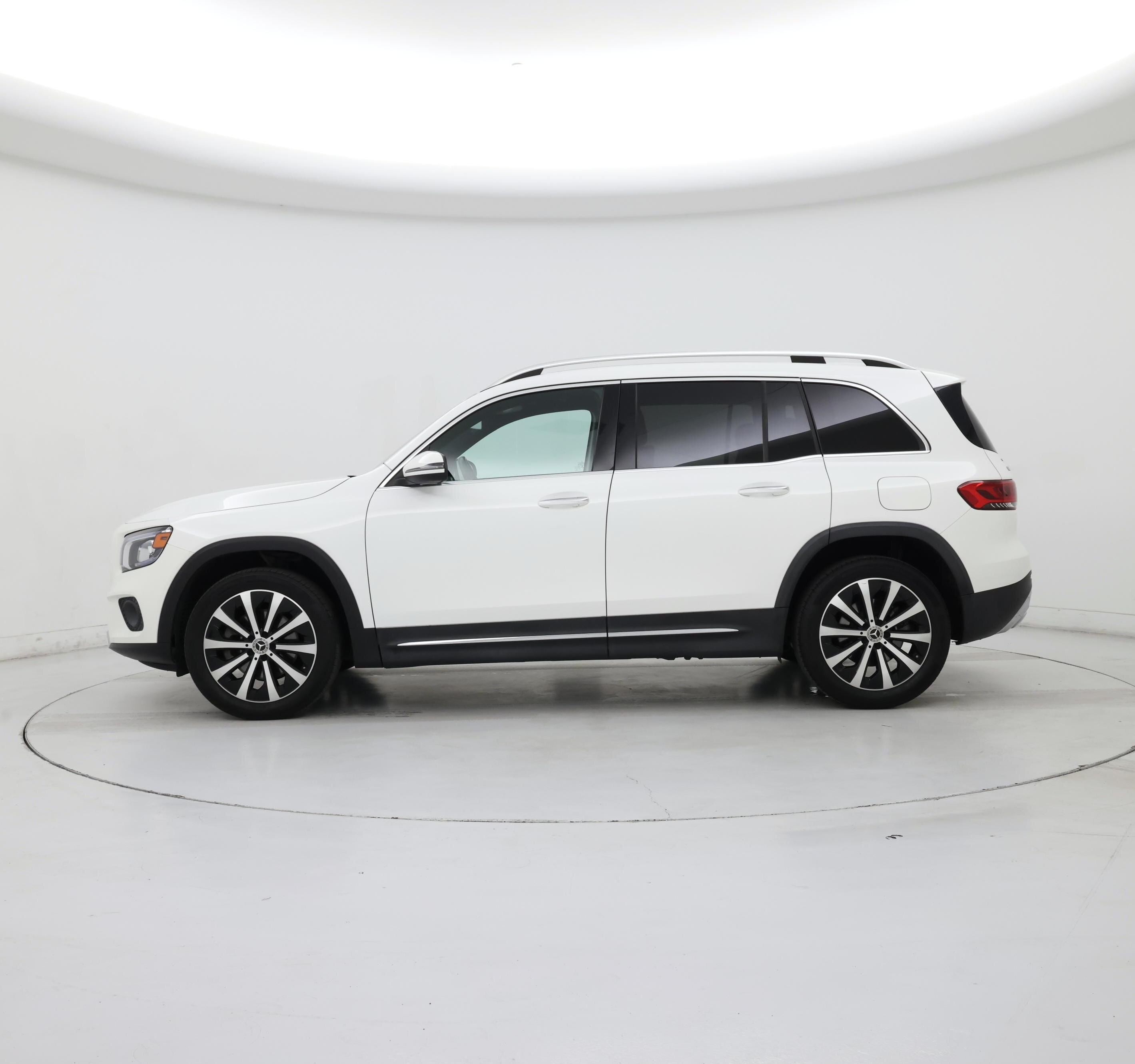 Thumbnail: 2021 Mercedes-Benz GLB - 3