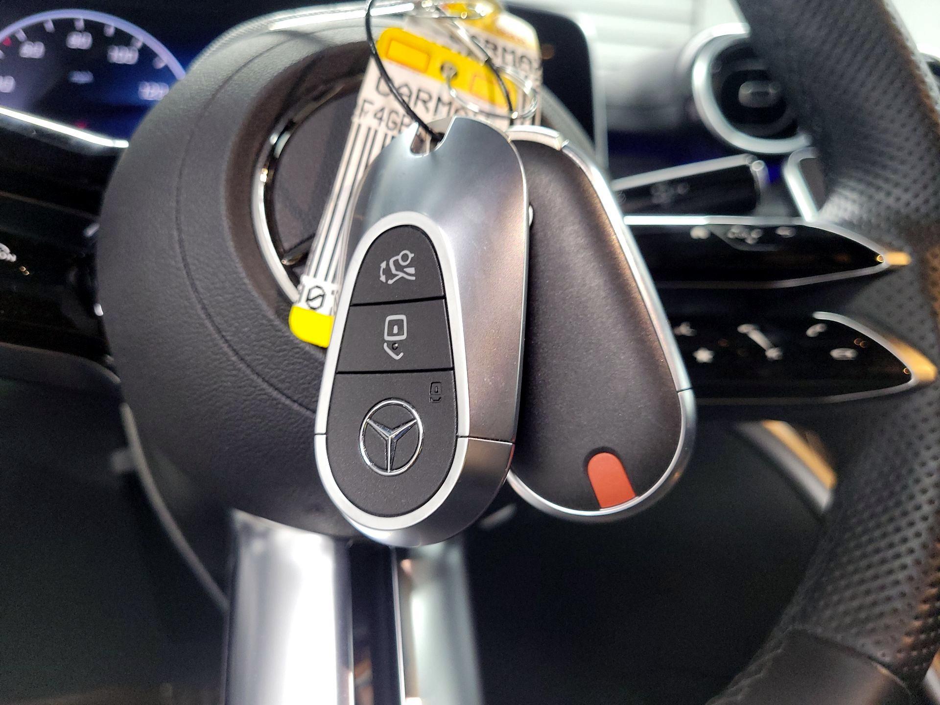 Thumbnail: 2023 Mercedes-Benz C-Class - 20