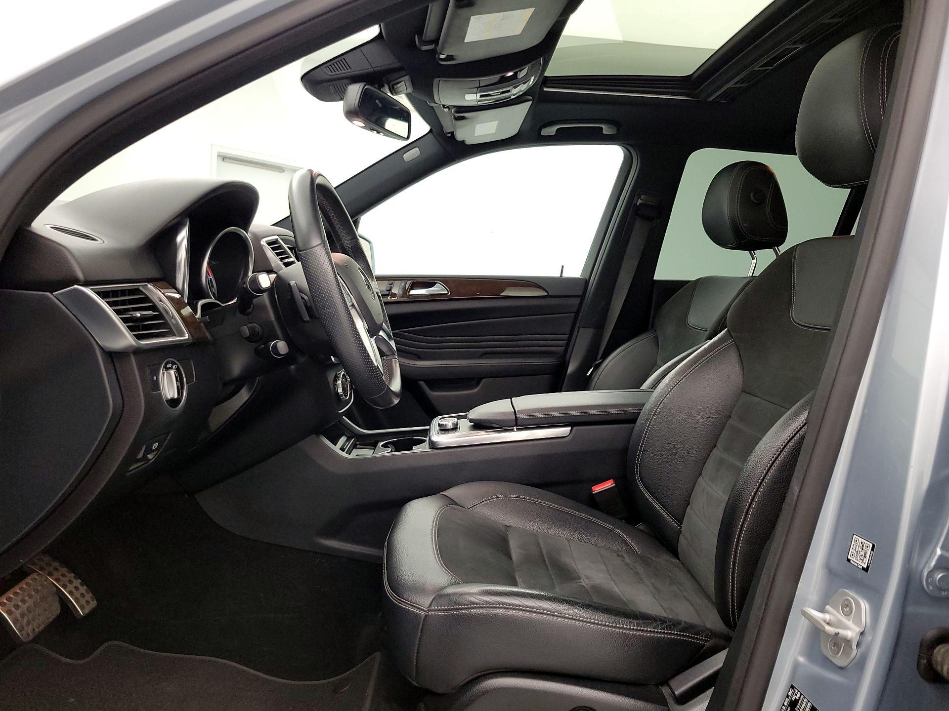 Thumbnail: 2015 Mercedes-Benz M-Class - 11