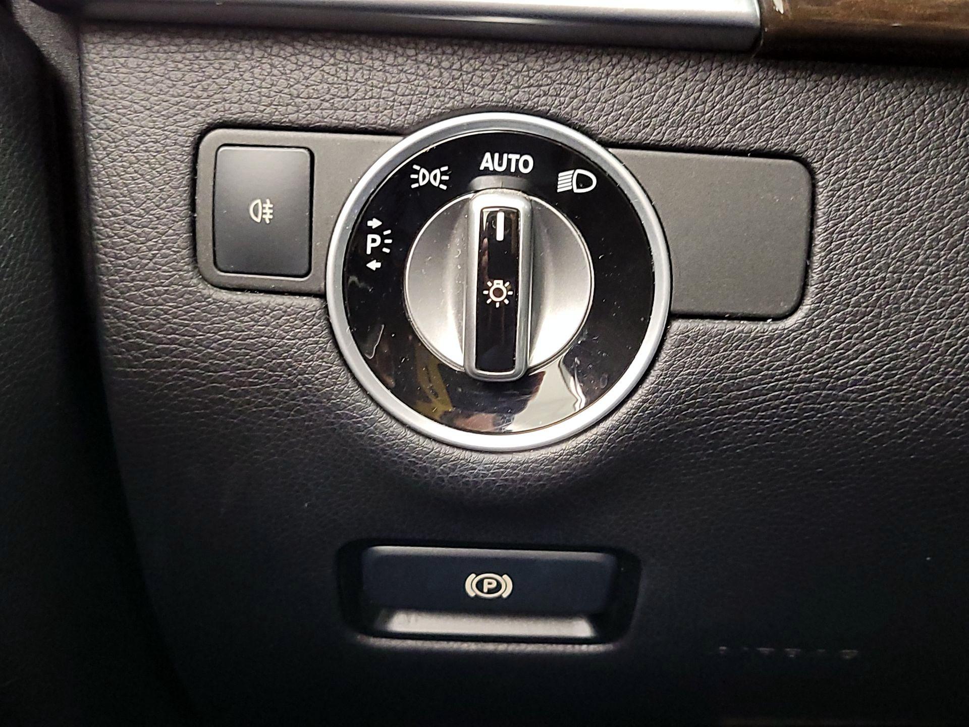 Thumbnail: 2015 Mercedes-Benz M-Class - 13