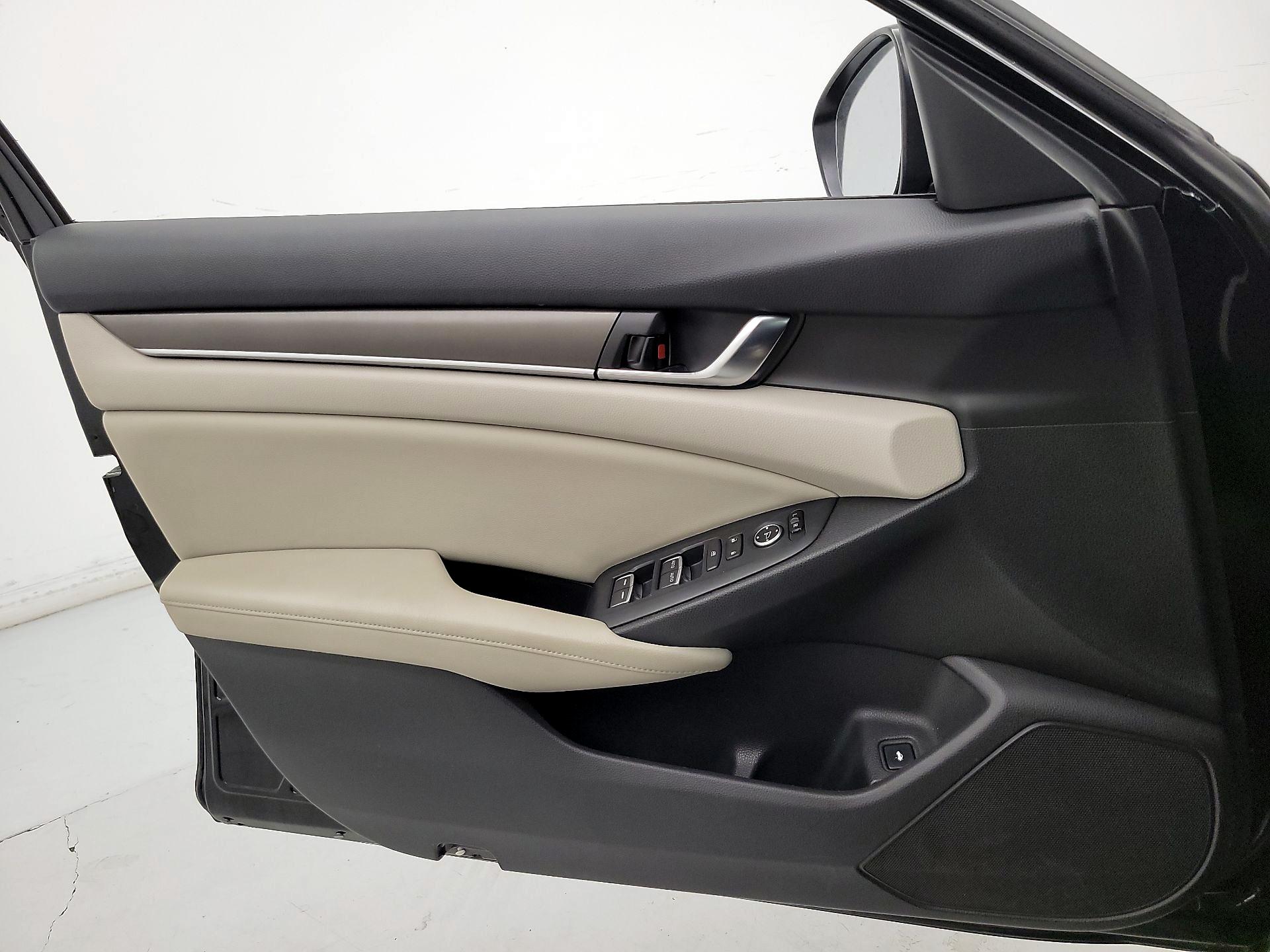 Thumbnail: 2018 Honda Accord - 12