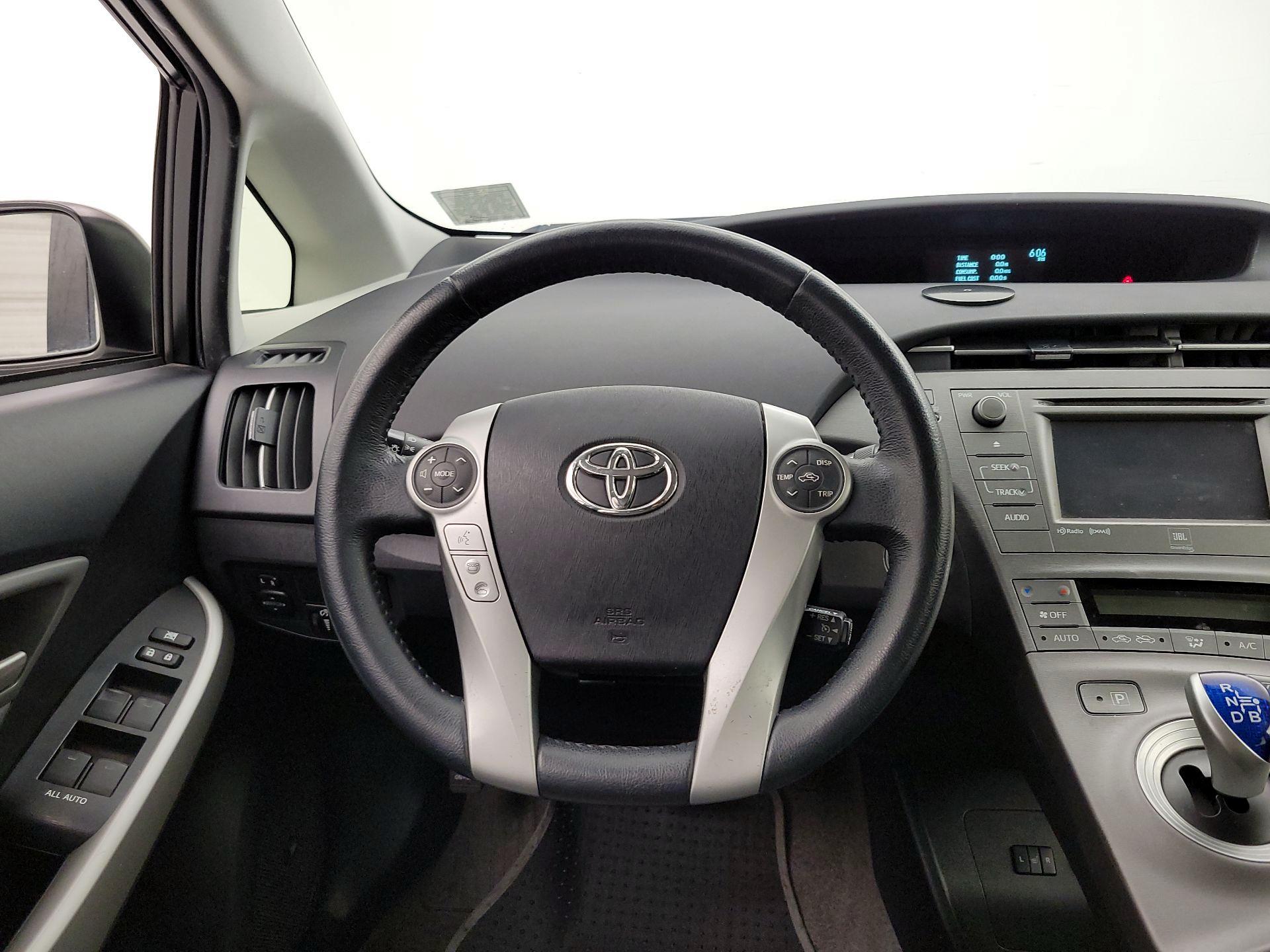 Thumbnail: 2014 Toyota Prius - 10