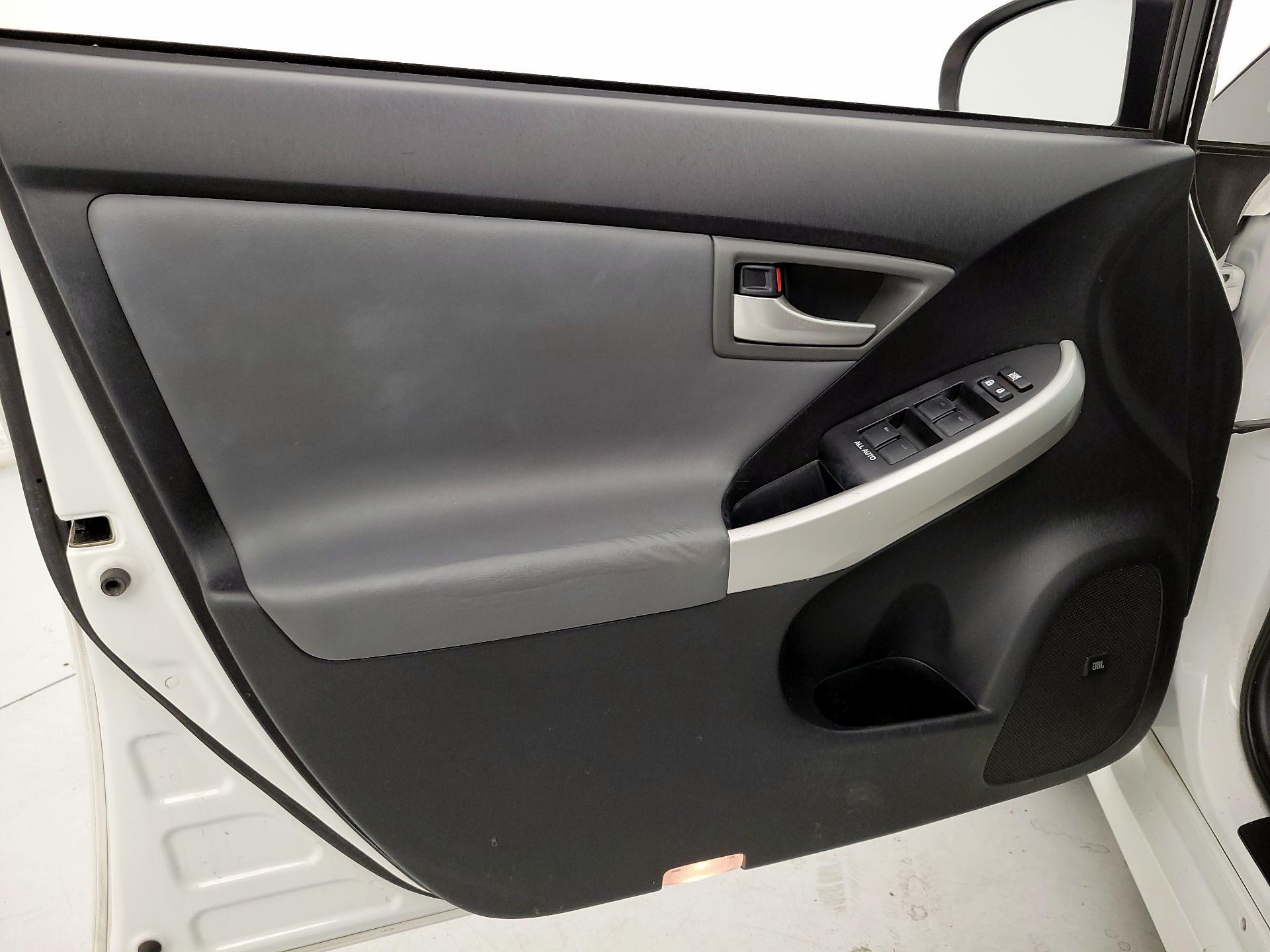 Thumbnail: 2014 Toyota Prius - 12
