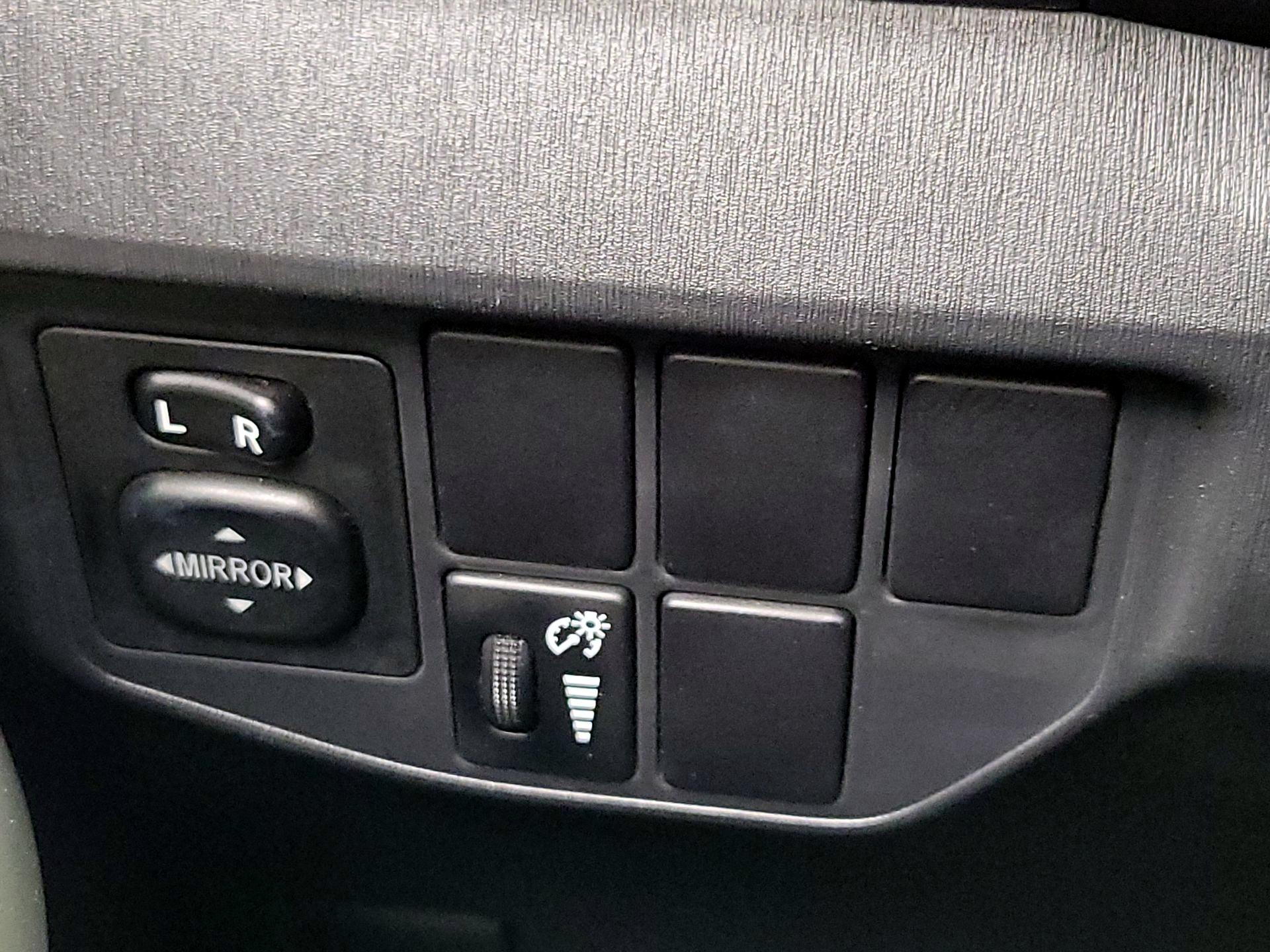 Thumbnail: 2014 Toyota Prius - 13