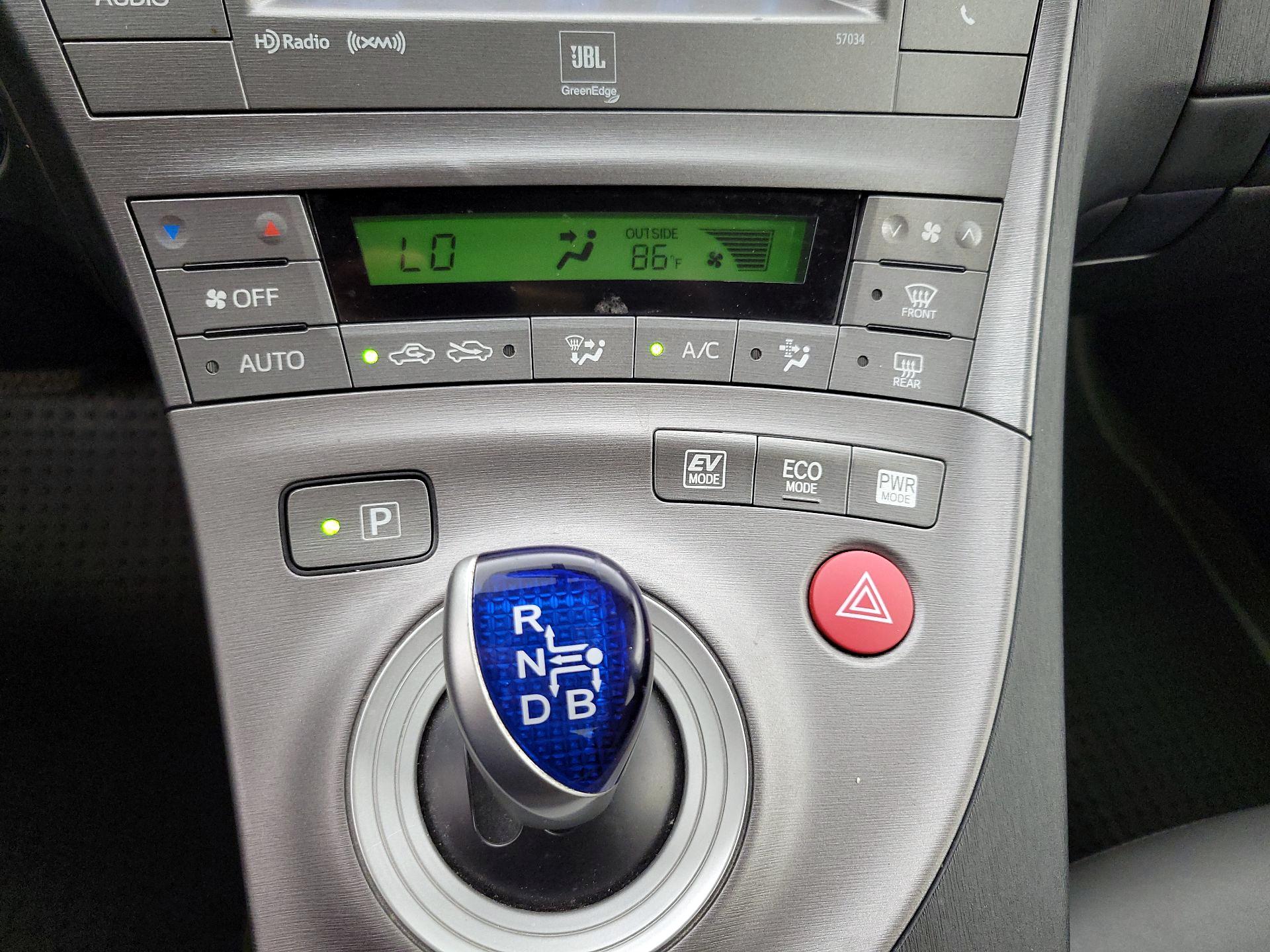 Thumbnail: 2014 Toyota Prius - 16