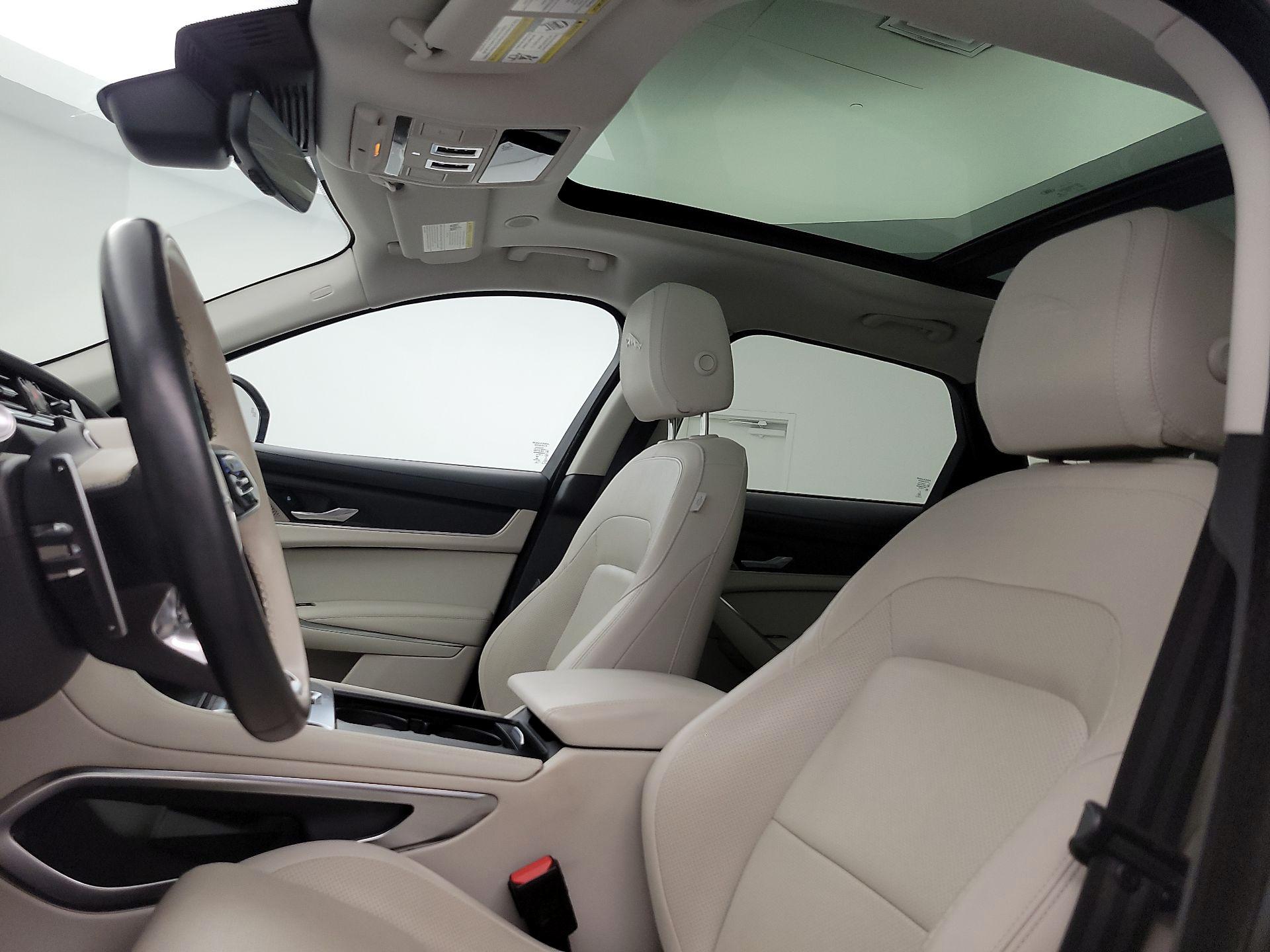 Thumbnail: 2022 Jaguar F-Pace - 20