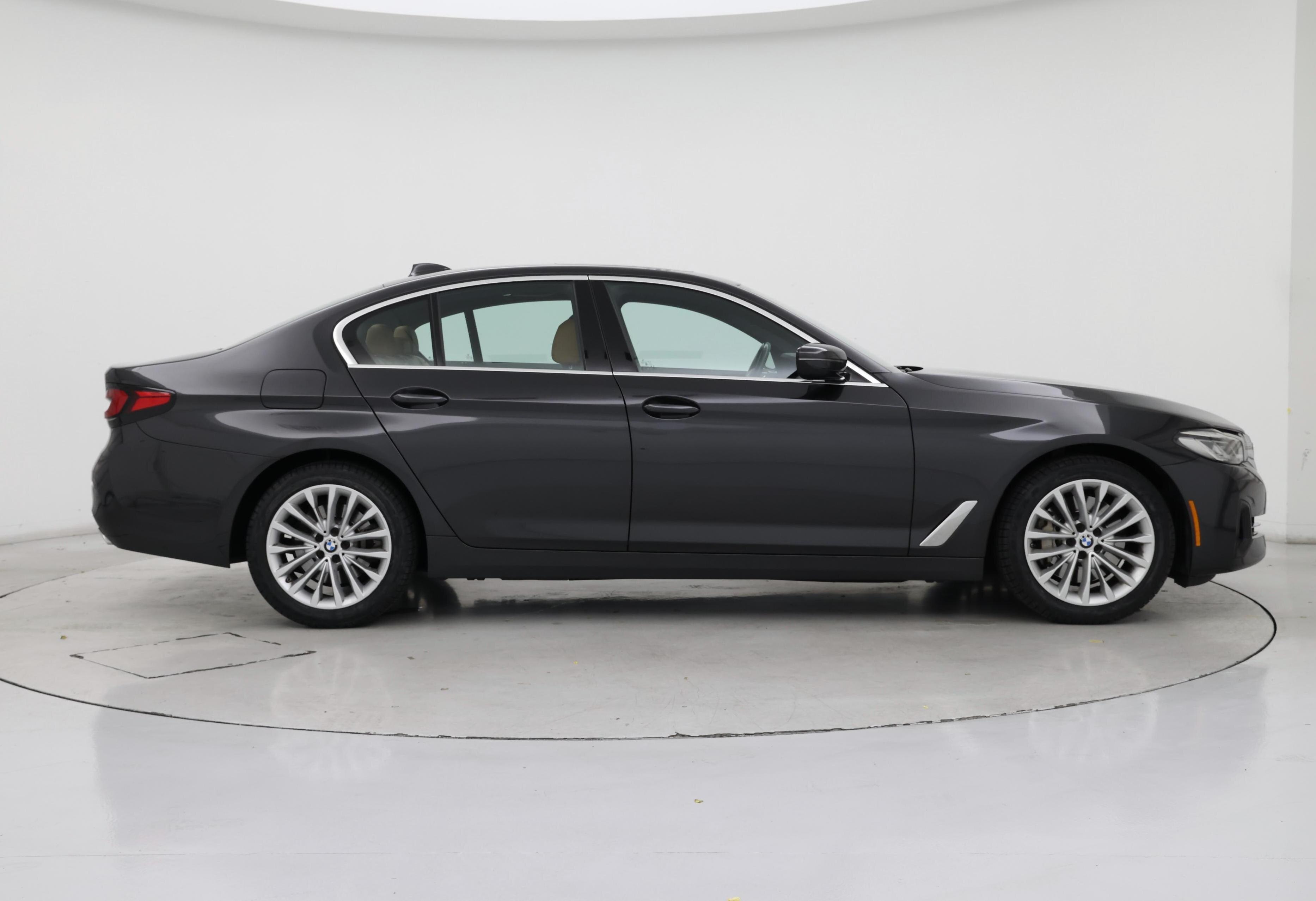 Thumbnail: 2022 BMW 5 Series - 7